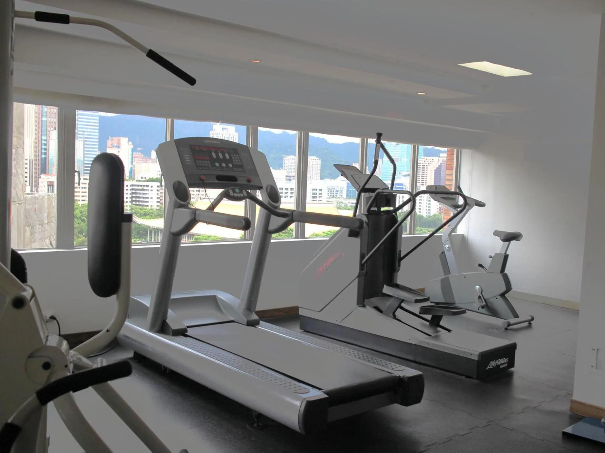 Fitness centre/facilities in United Hotel