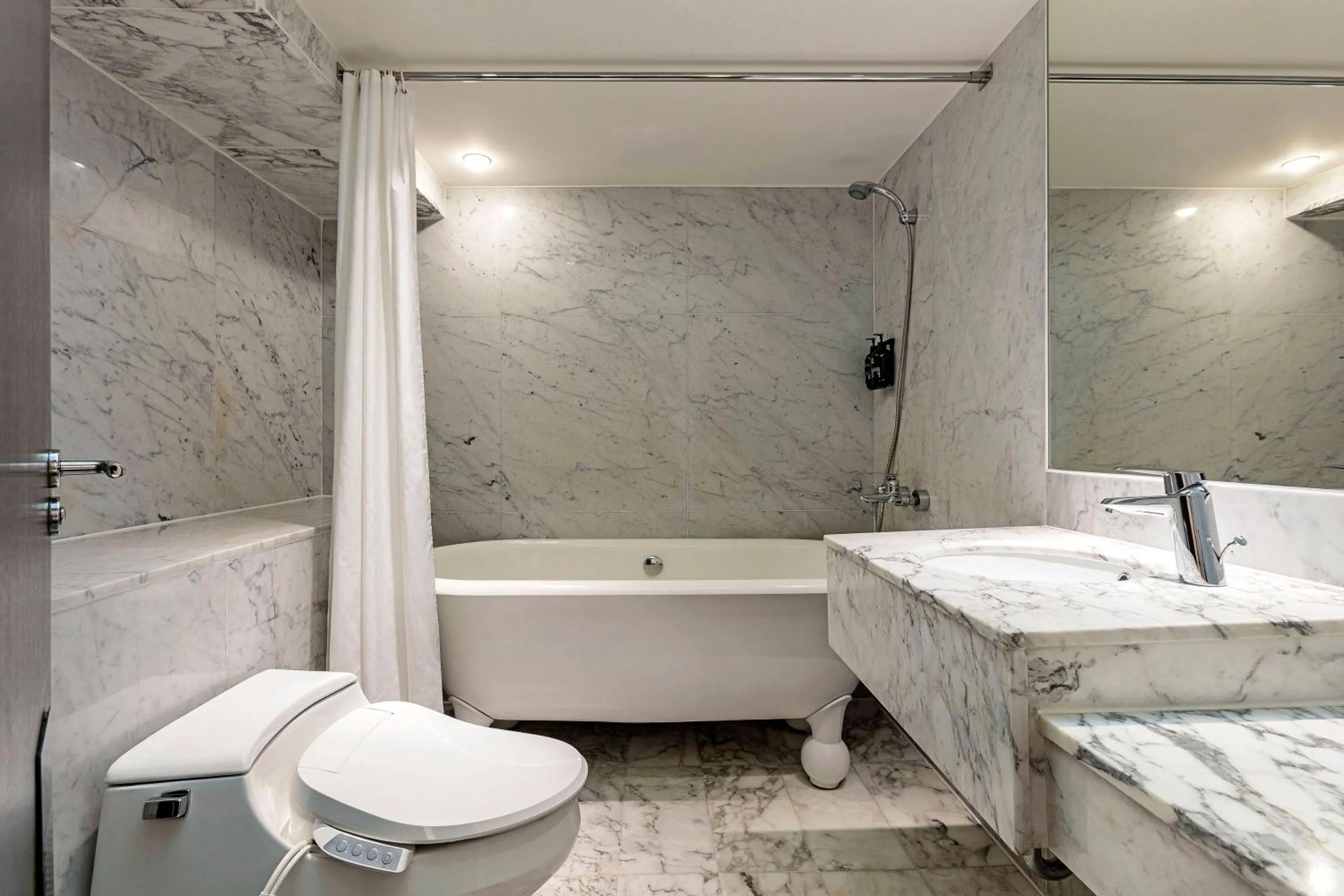 Bathroom in United Hotel