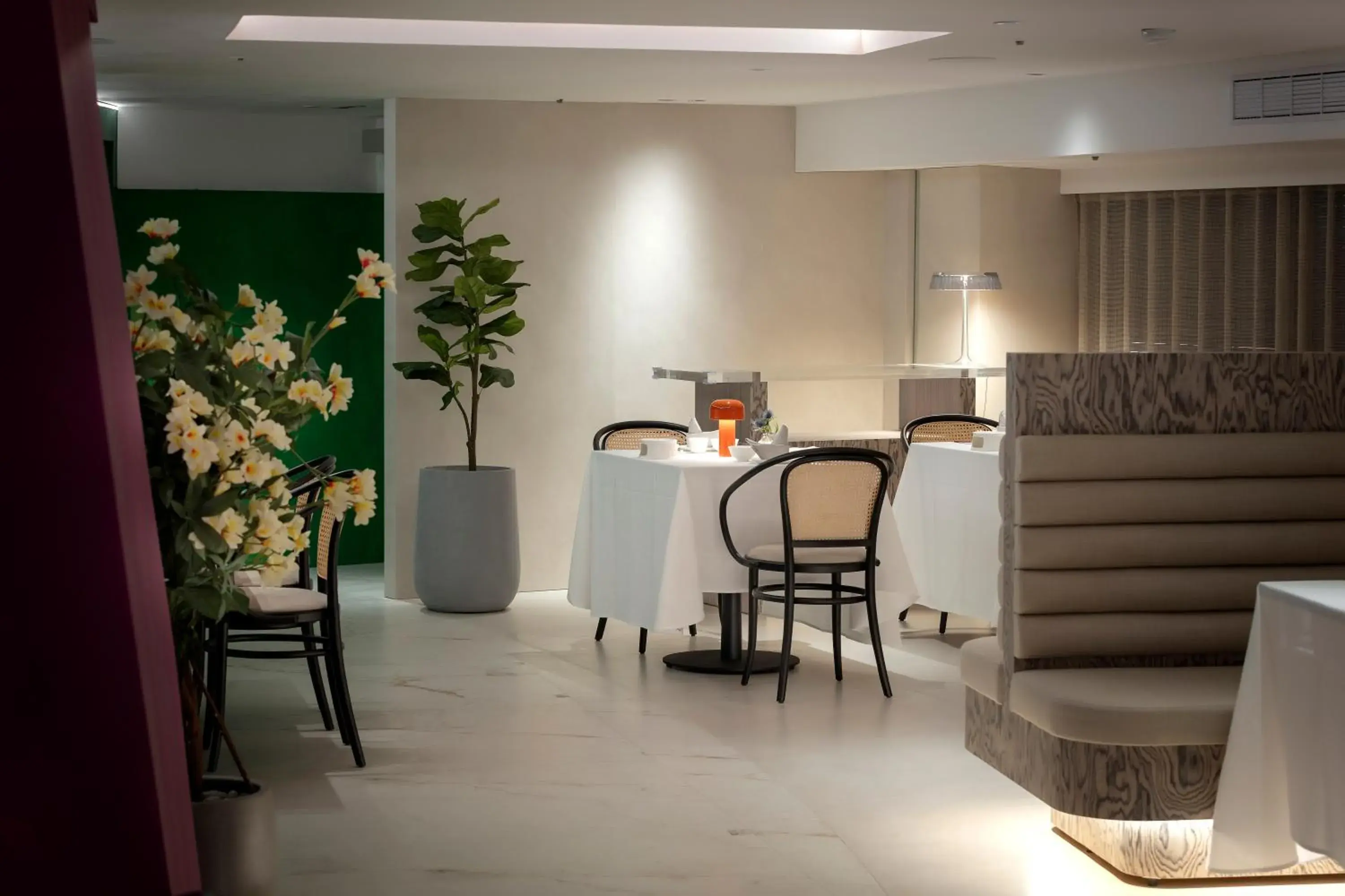 Restaurant/places to eat in United Hotel Restaurant/places to eat in United Hotel