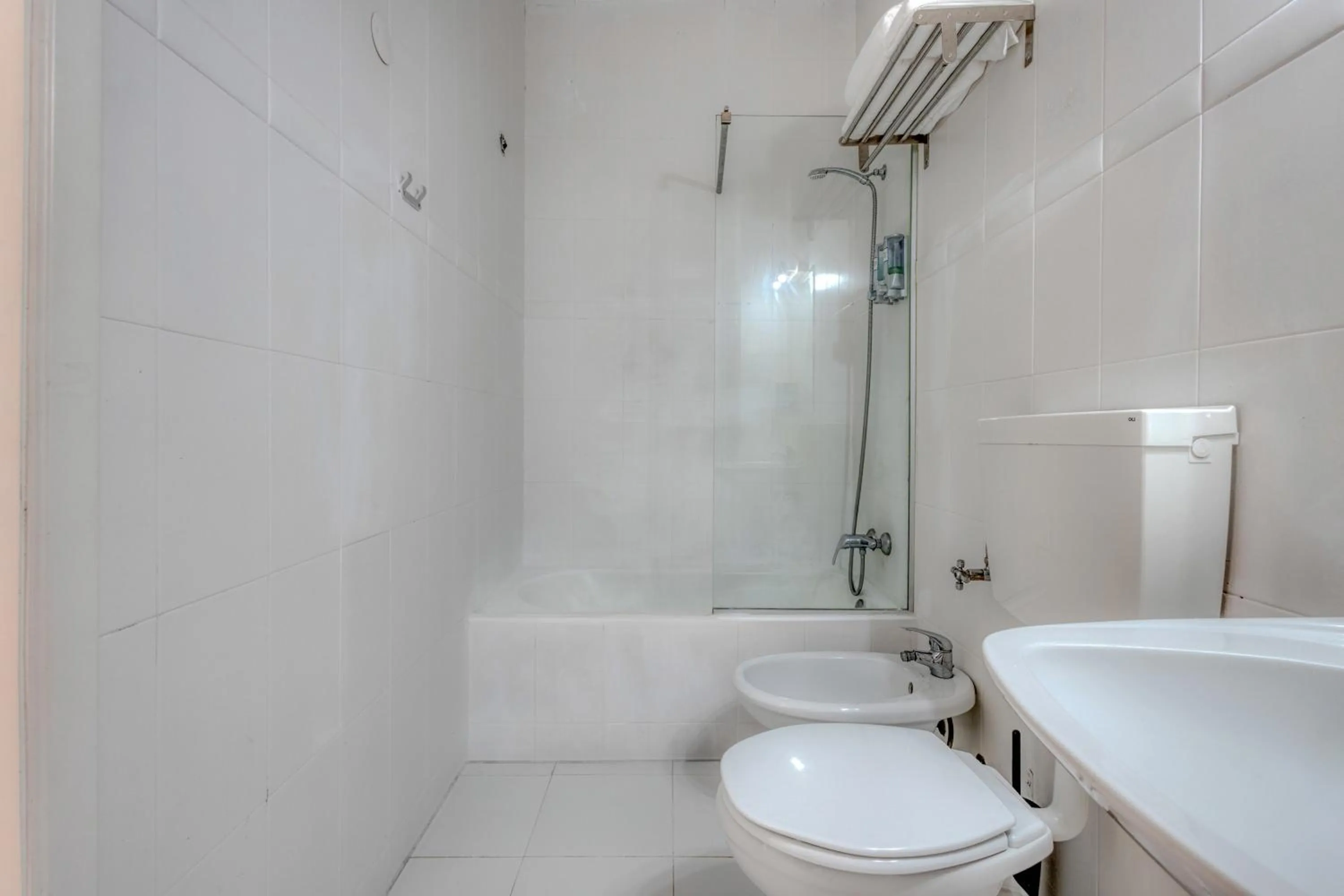 Shower in Hotel Borsalino