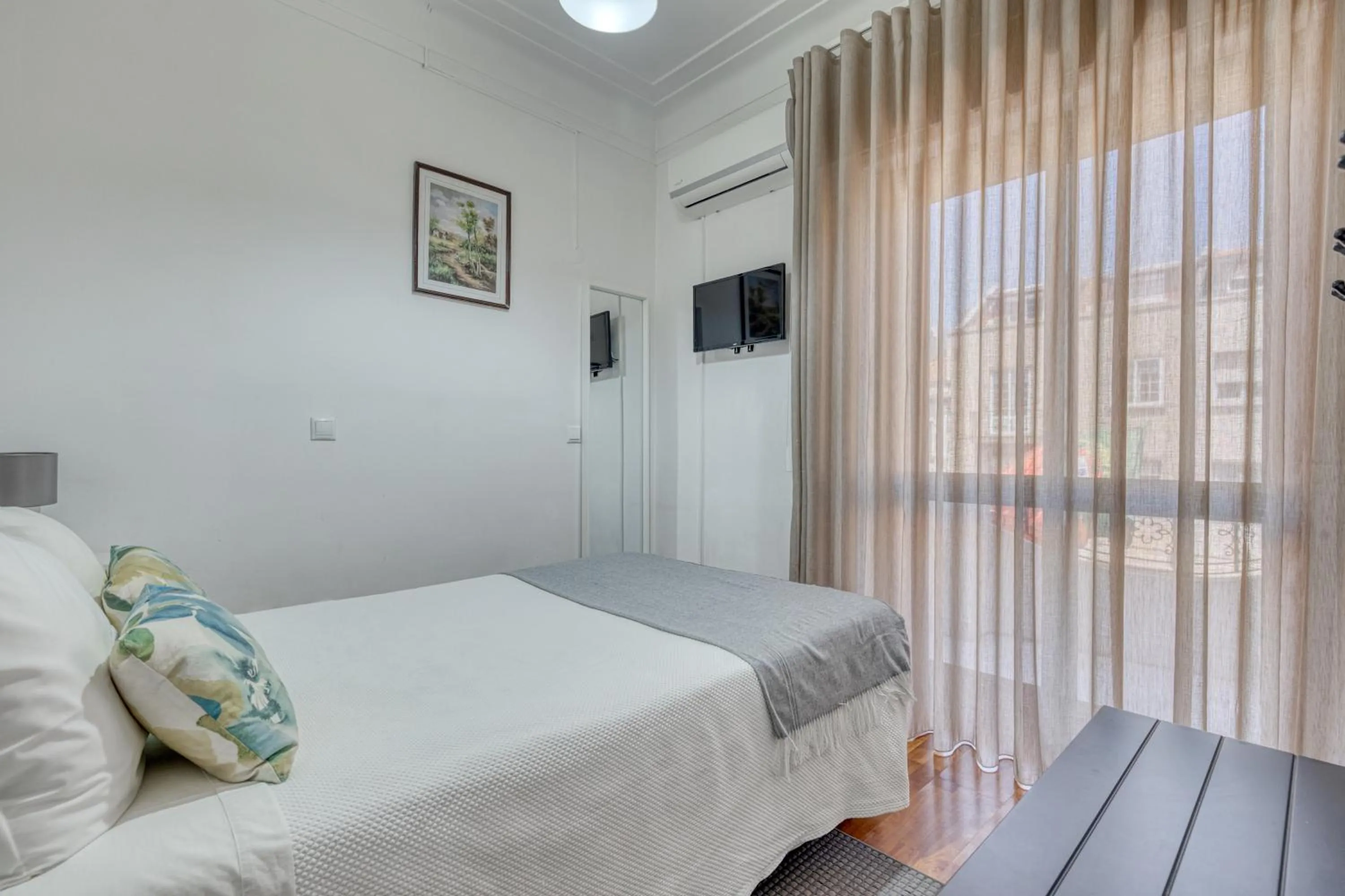 TV and multimedia, Bed in Hotel Borsalino