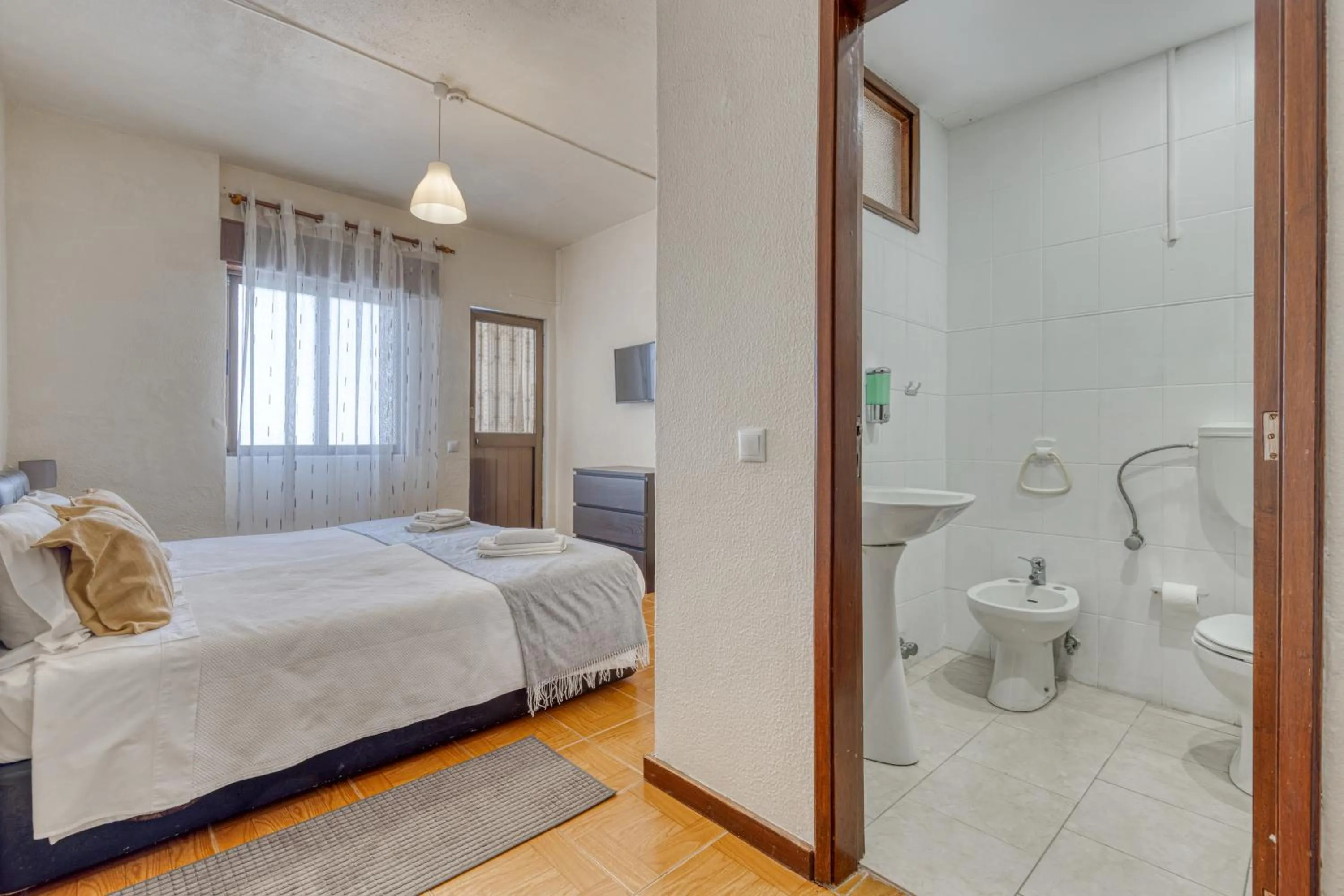 Toilet, Bed in Hotel Borsalino