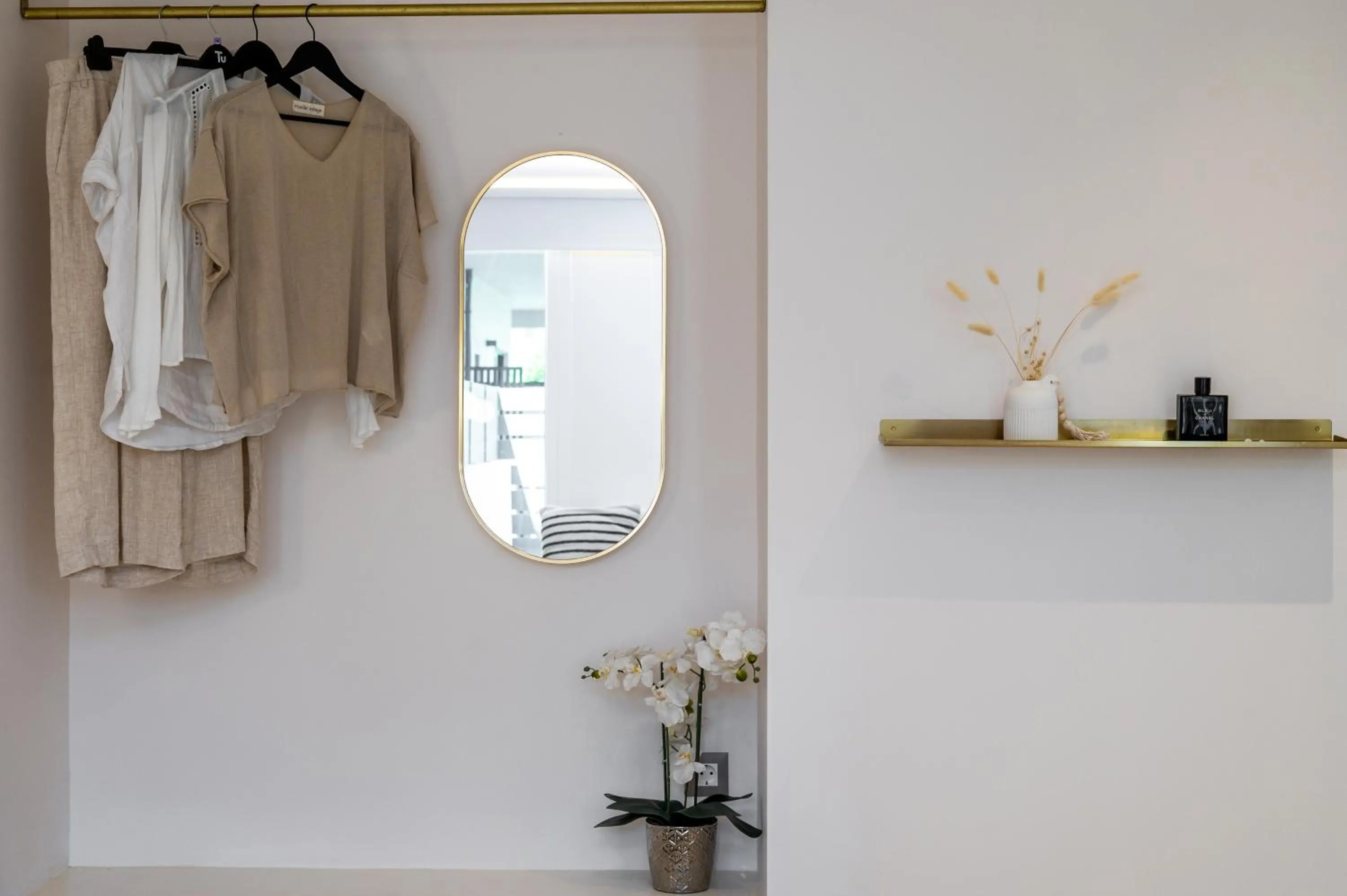 wardrobe in Socrates Apartments