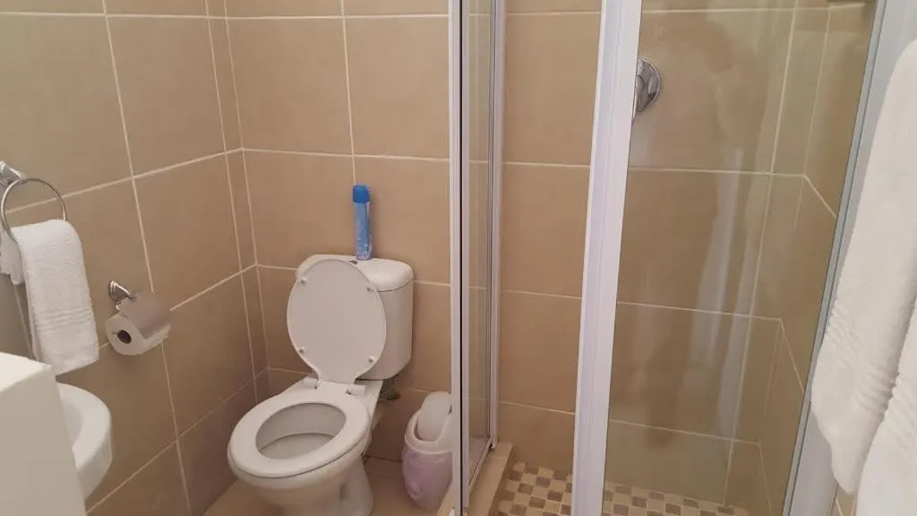 Bathroom in Ridgesea Guest House