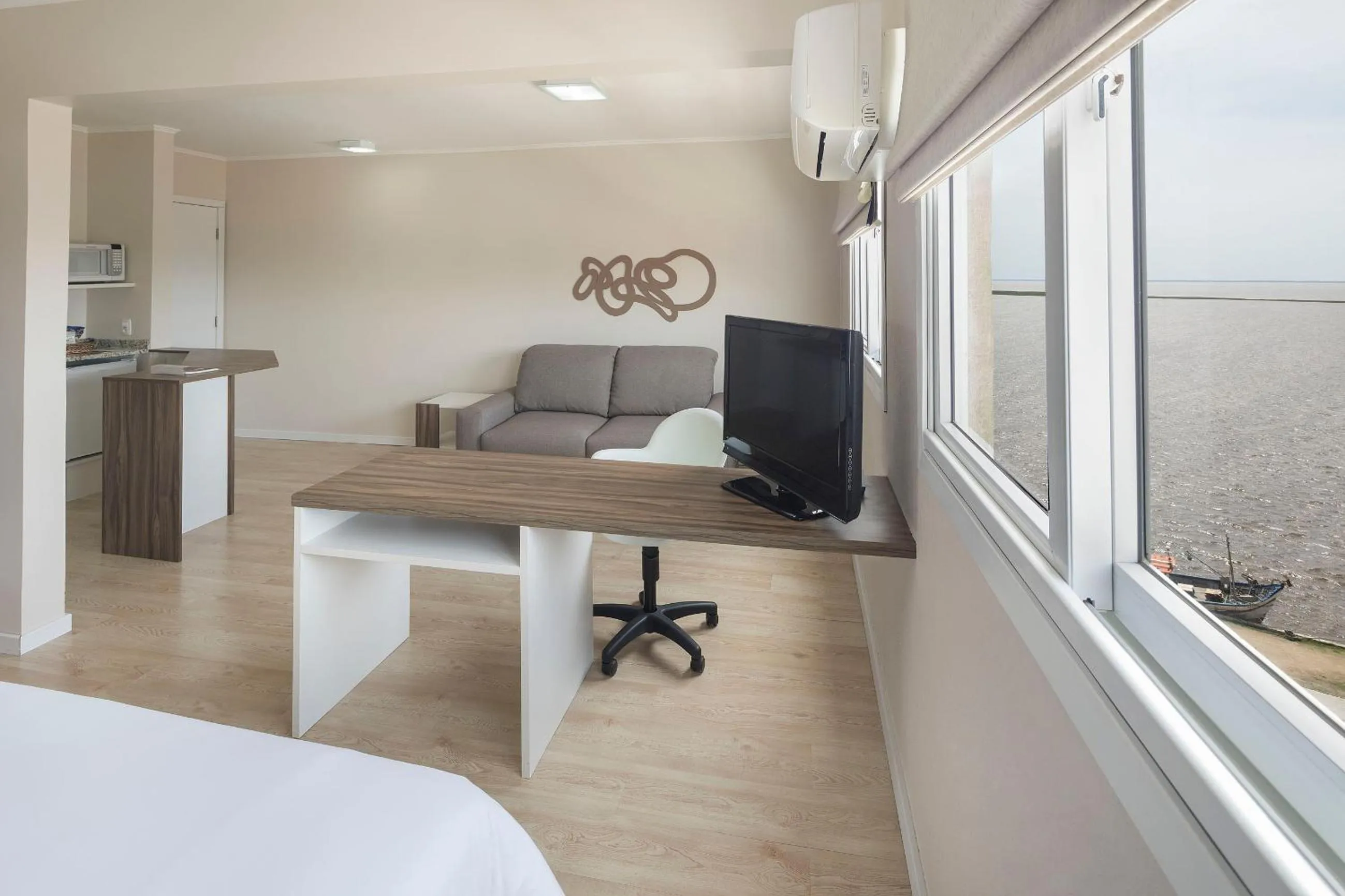 Communal lounge/ TV room in Swan Rio Grande