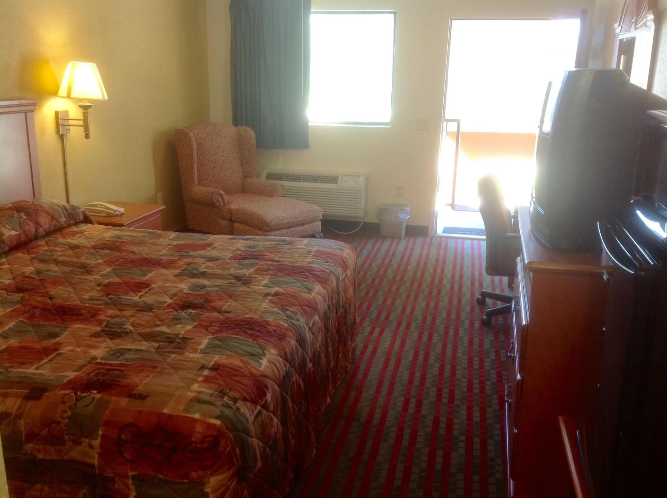 Bed in Western Motel - Jesup