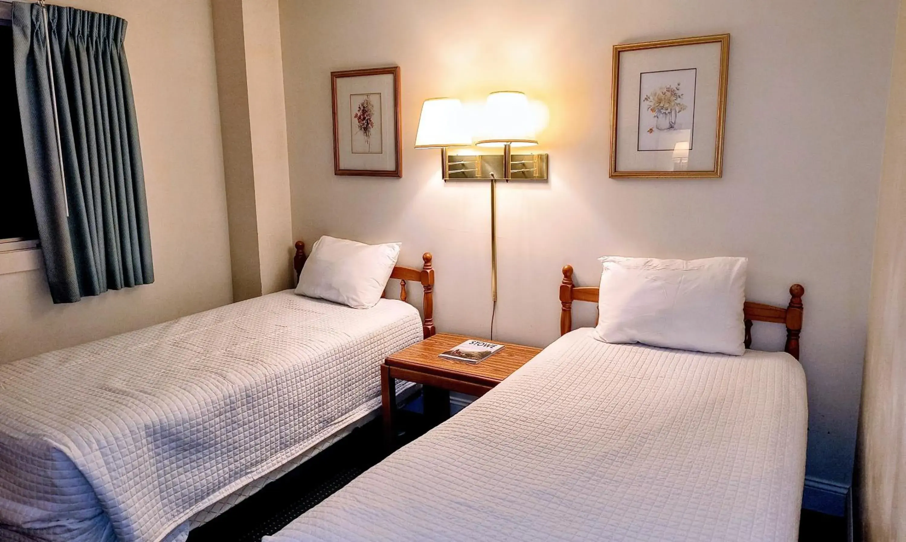 Bed in Stowe Motel & Snowdrift Bed in Stowe Motel & Snowdrift