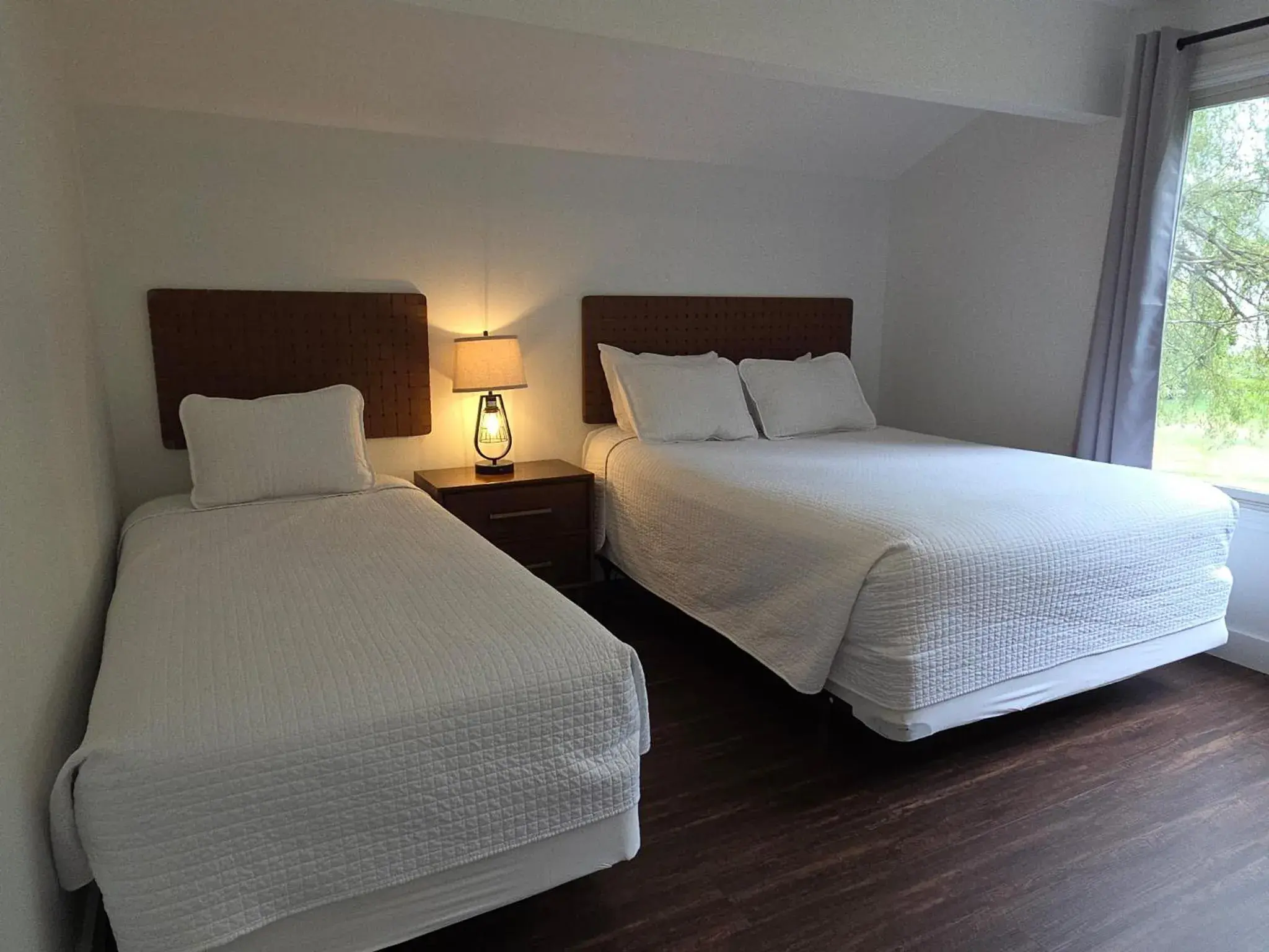 Bed in Stowe Motel & Snowdrift Bed in Stowe Motel & Snowdrift