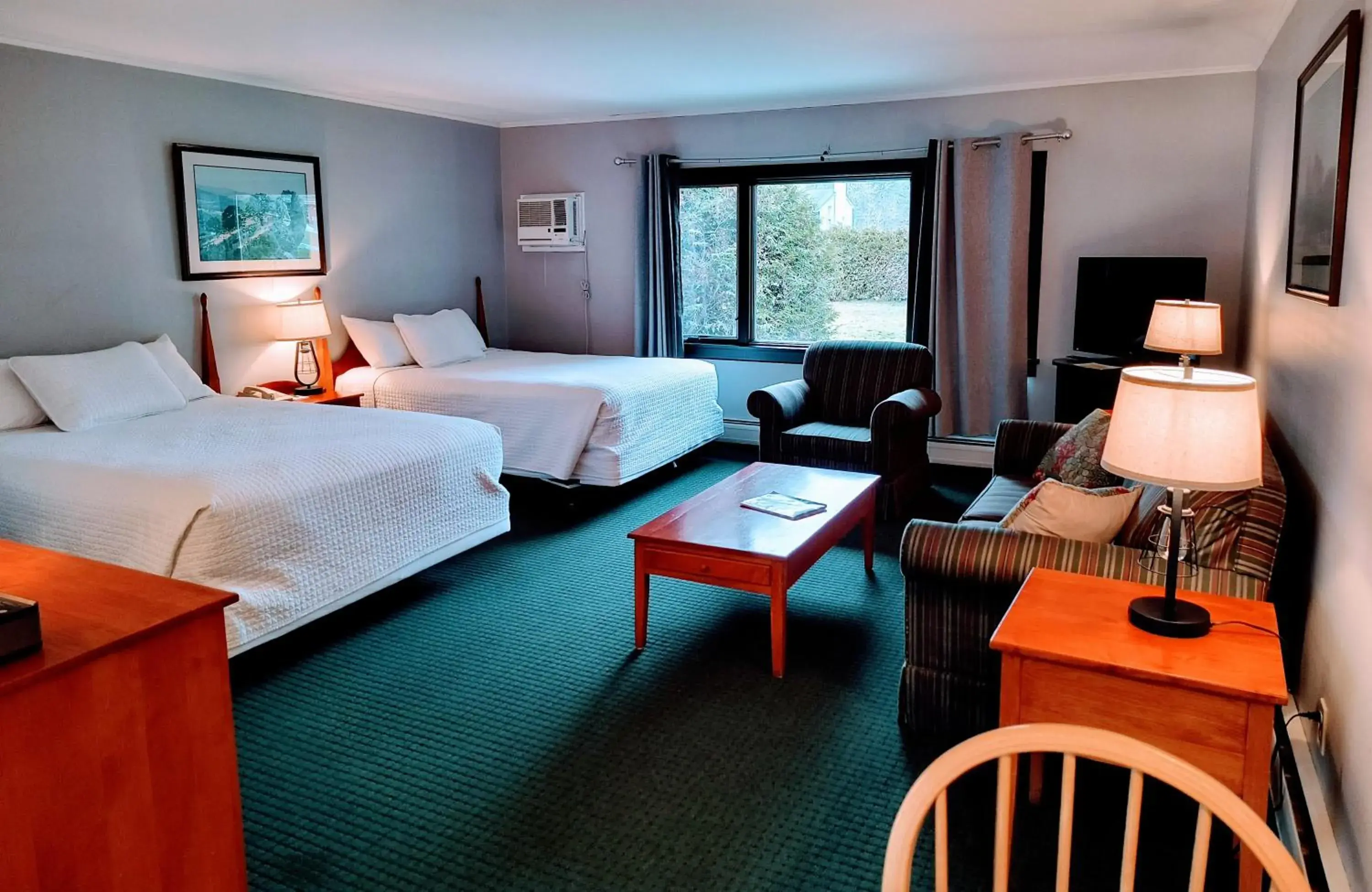 Bed in Stowe Motel & Snowdrift Bed in Stowe Motel & Snowdrift