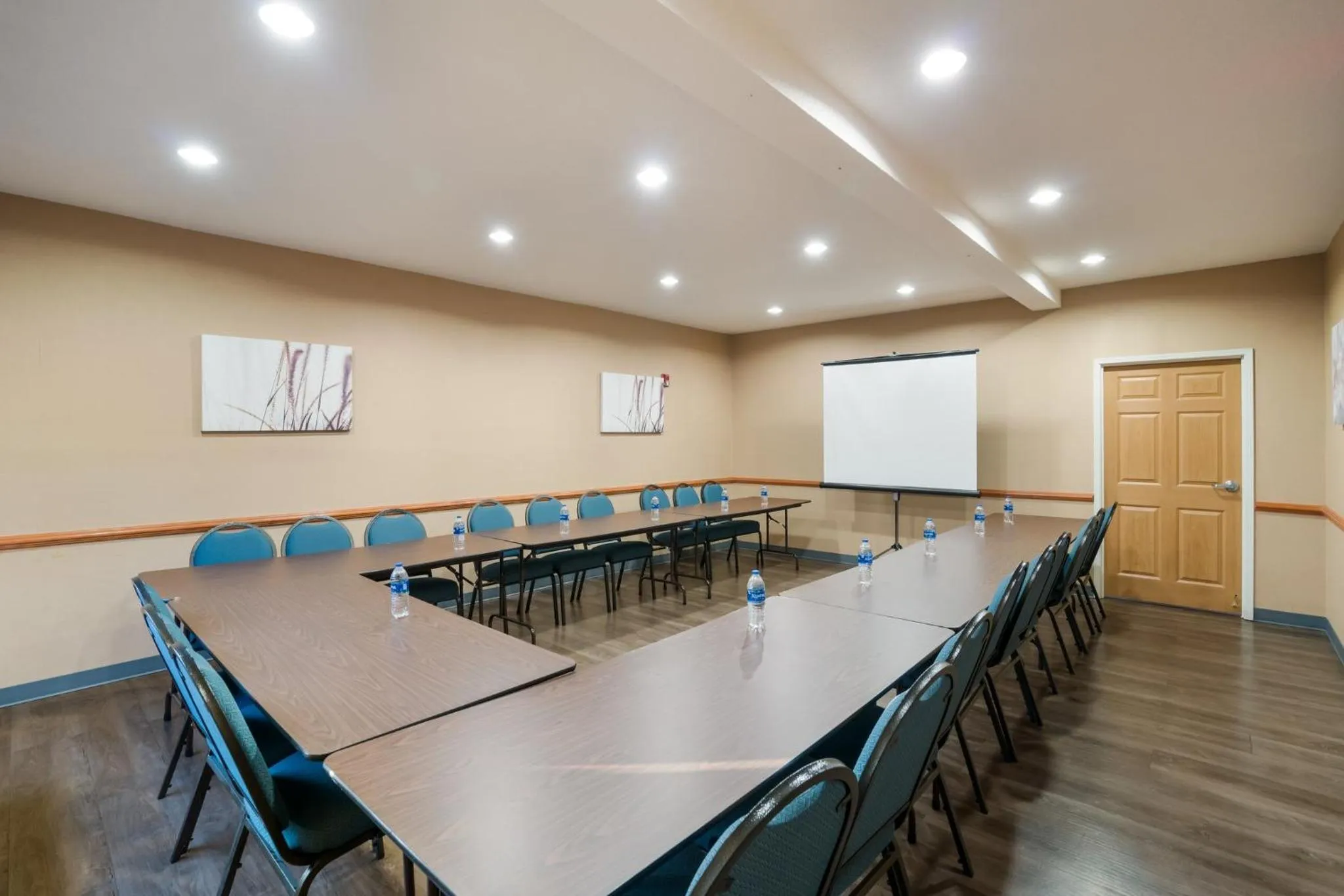 Meeting/conference room in Red Roof Inn & Suites Carrollton, GA - West Georgia