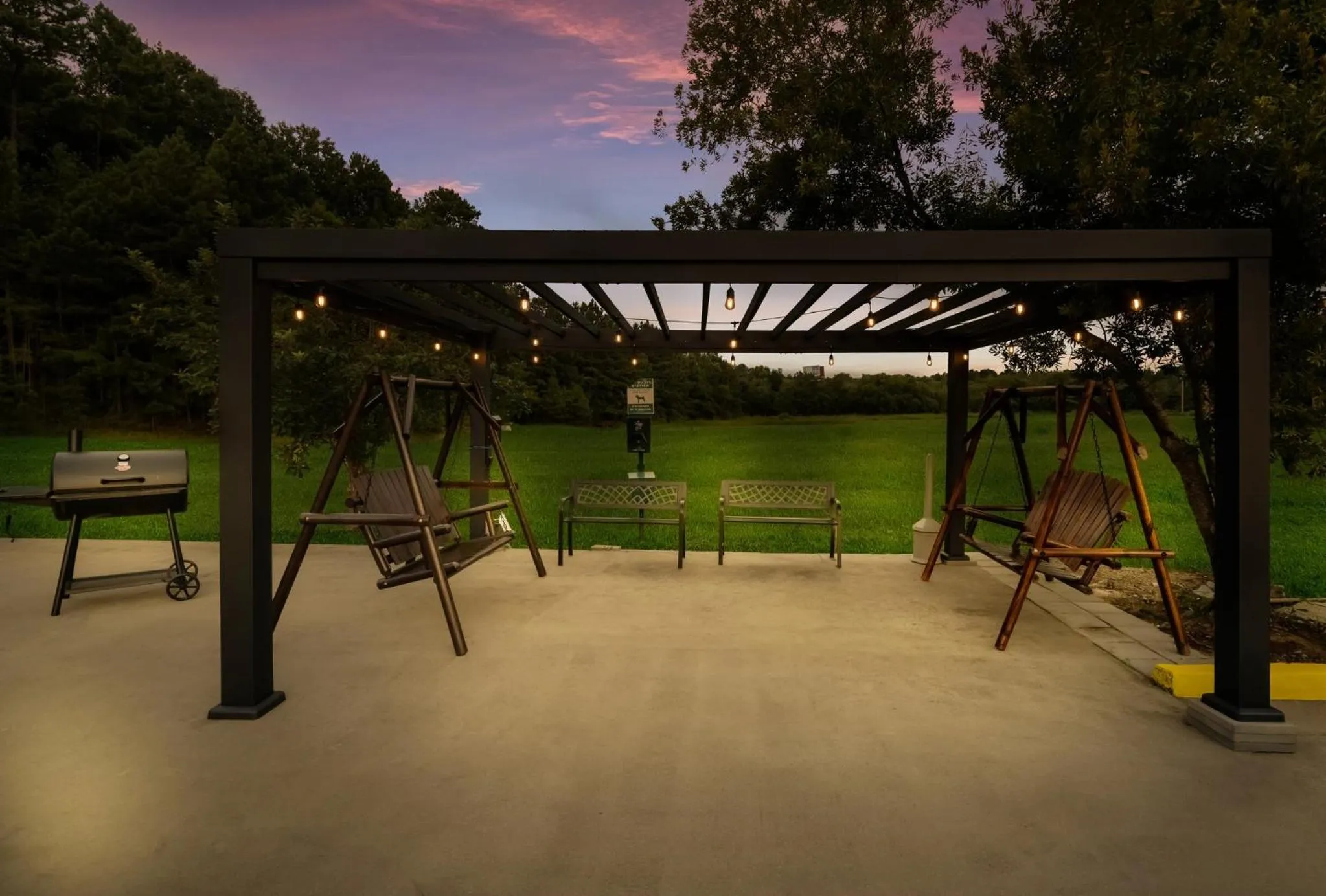 BBQ facilities in Red Roof Inn & Suites Carrollton, GA - West Georgia