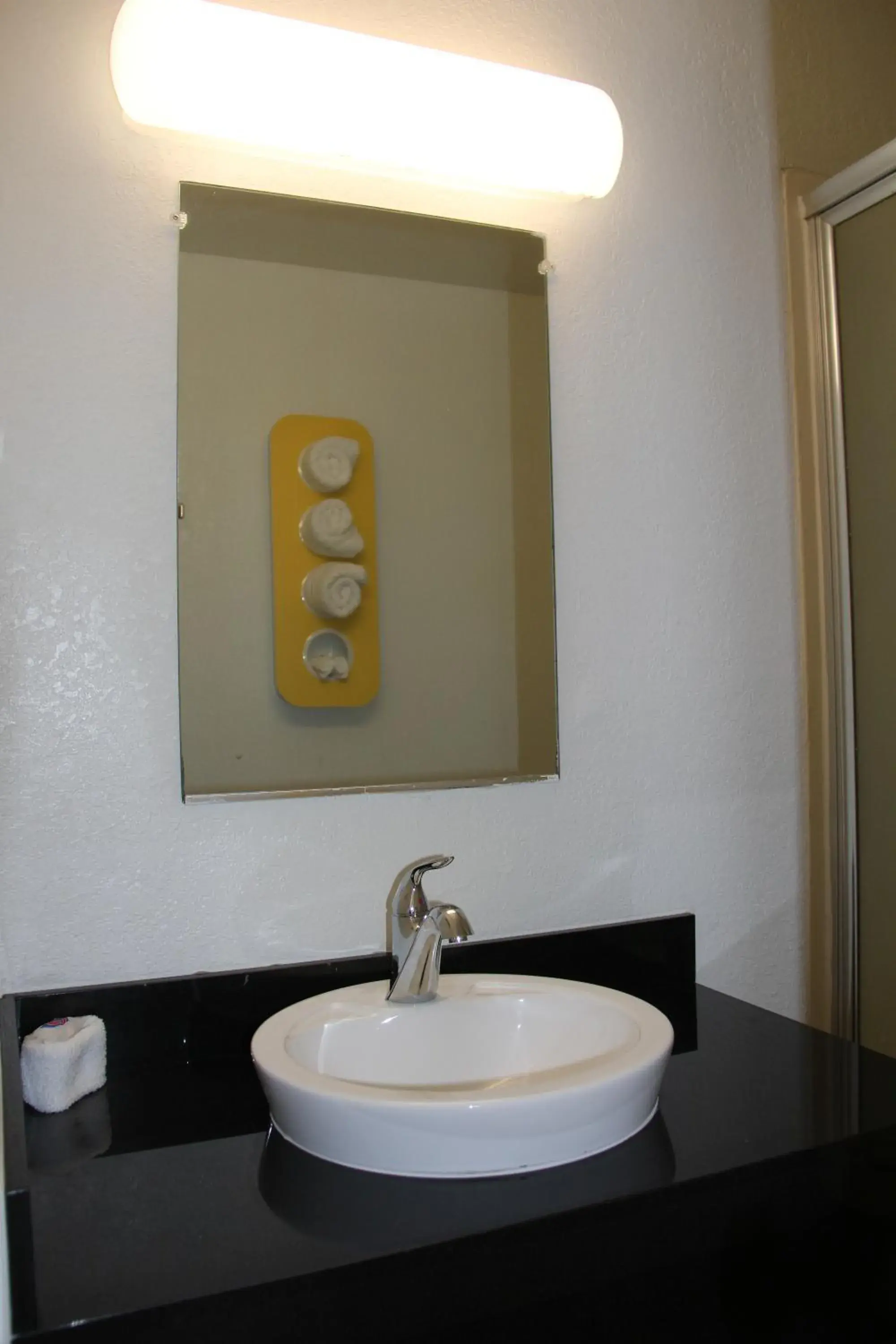 Quadruple Room - single occupancy - Smoking in Motel 6-Goodland, KS Quadruple Room - single occupancy - Smoking in Motel 6-Goodland, KS