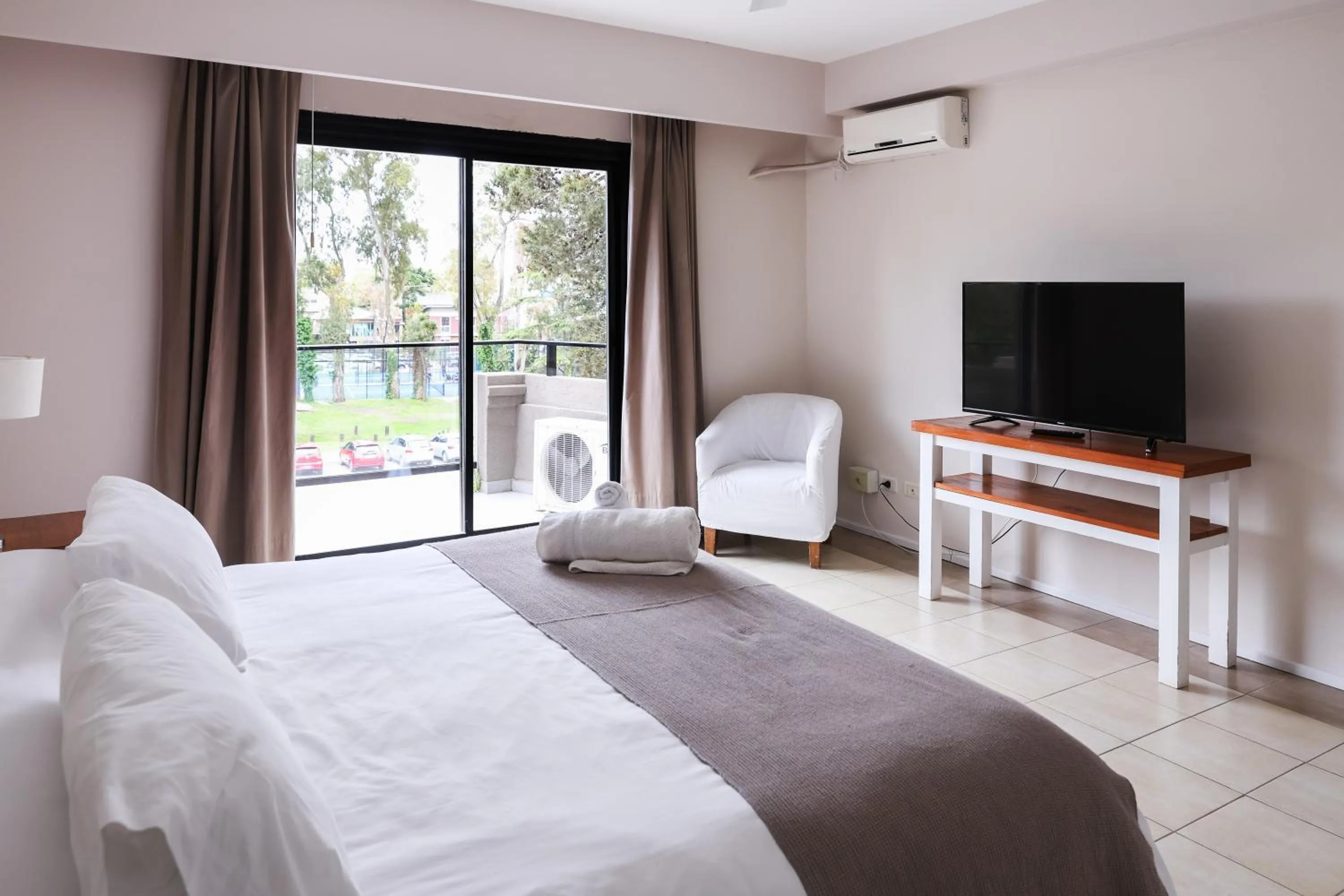 Photo of the whole room, Bed in Green Sea Apart Hotel