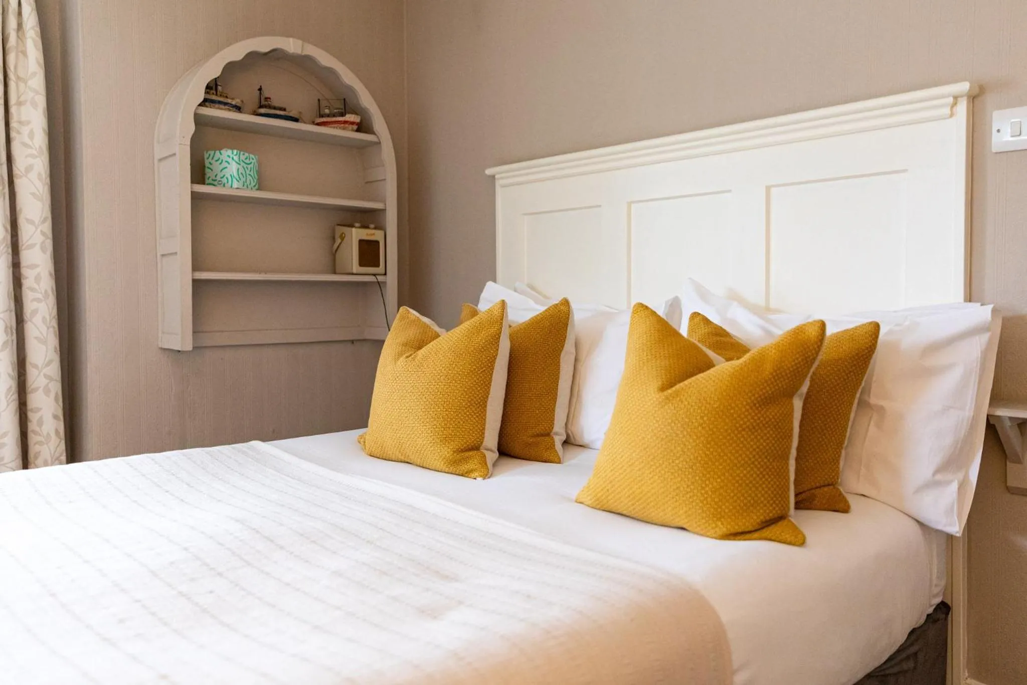 Bedroom, Bed in The Georgian House