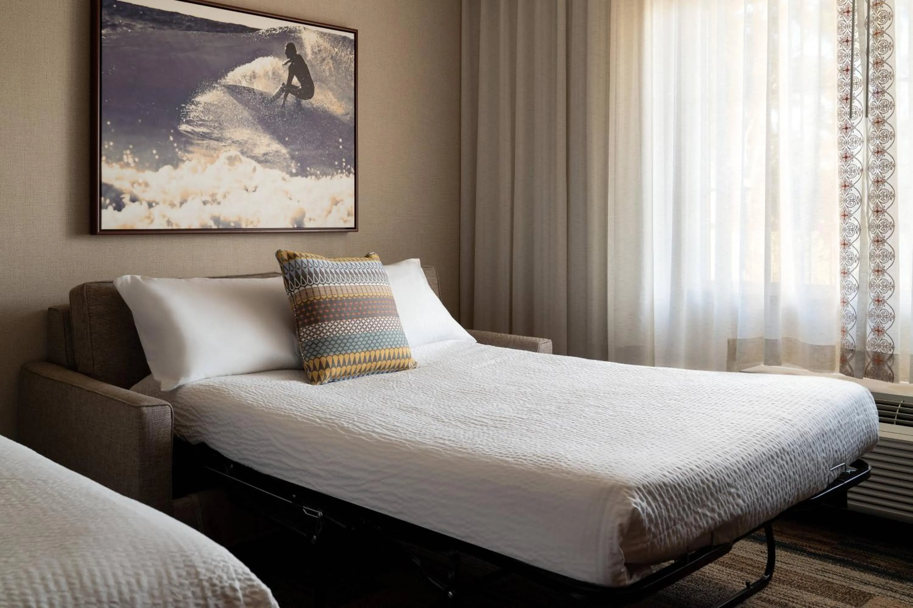 Photo of the whole room, Bed in Courtyard by Marriott Santa Barbara Goleta