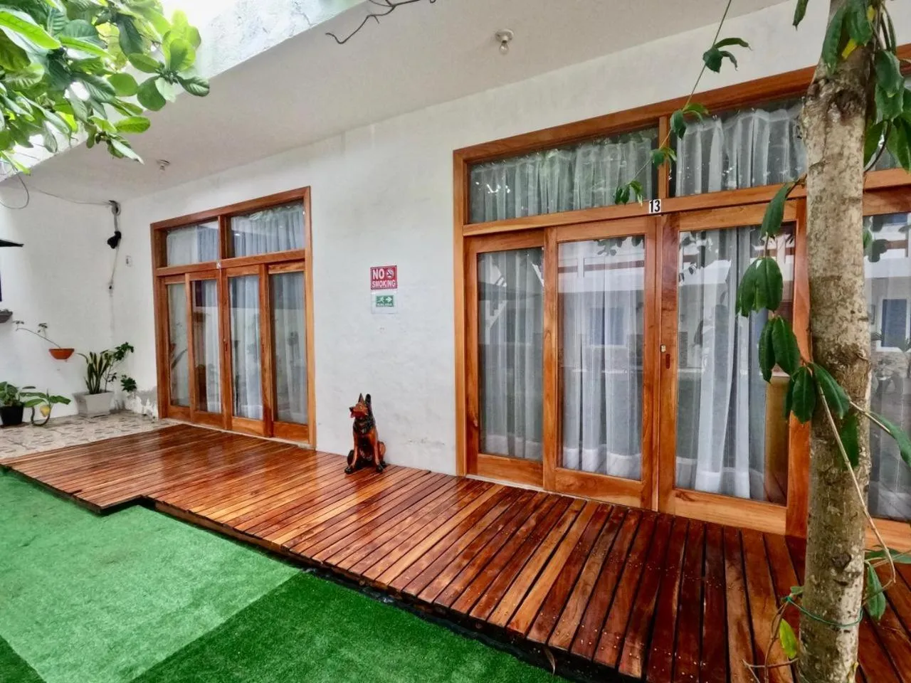 Patio in Galápagos Isabela Hotel Loja