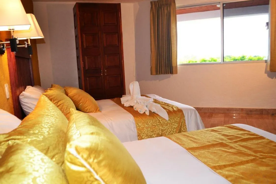 Photo of the whole room, Bed in Hotel Rinconada de Cortes