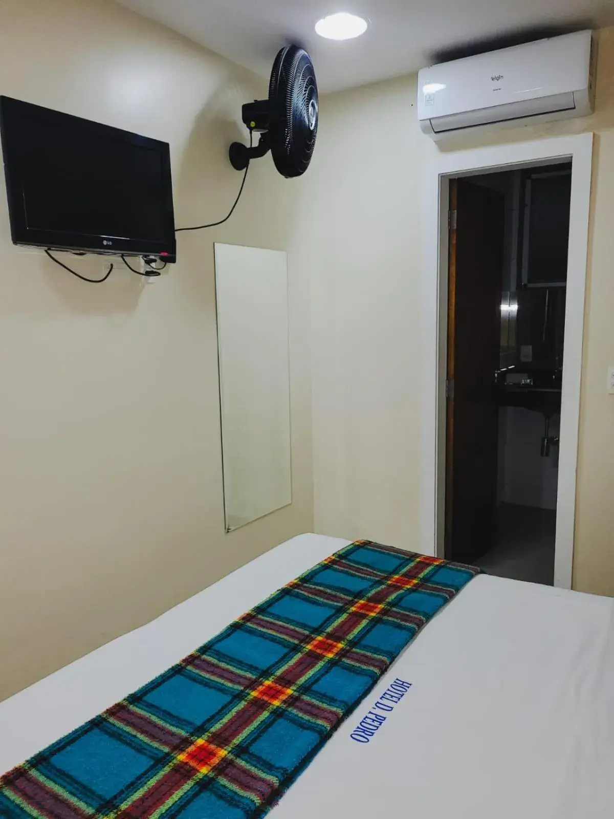 Superior Suite - single occupancy in Dom Pedro Hotel Superior Suite - single occupancy in Dom Pedro Hotel