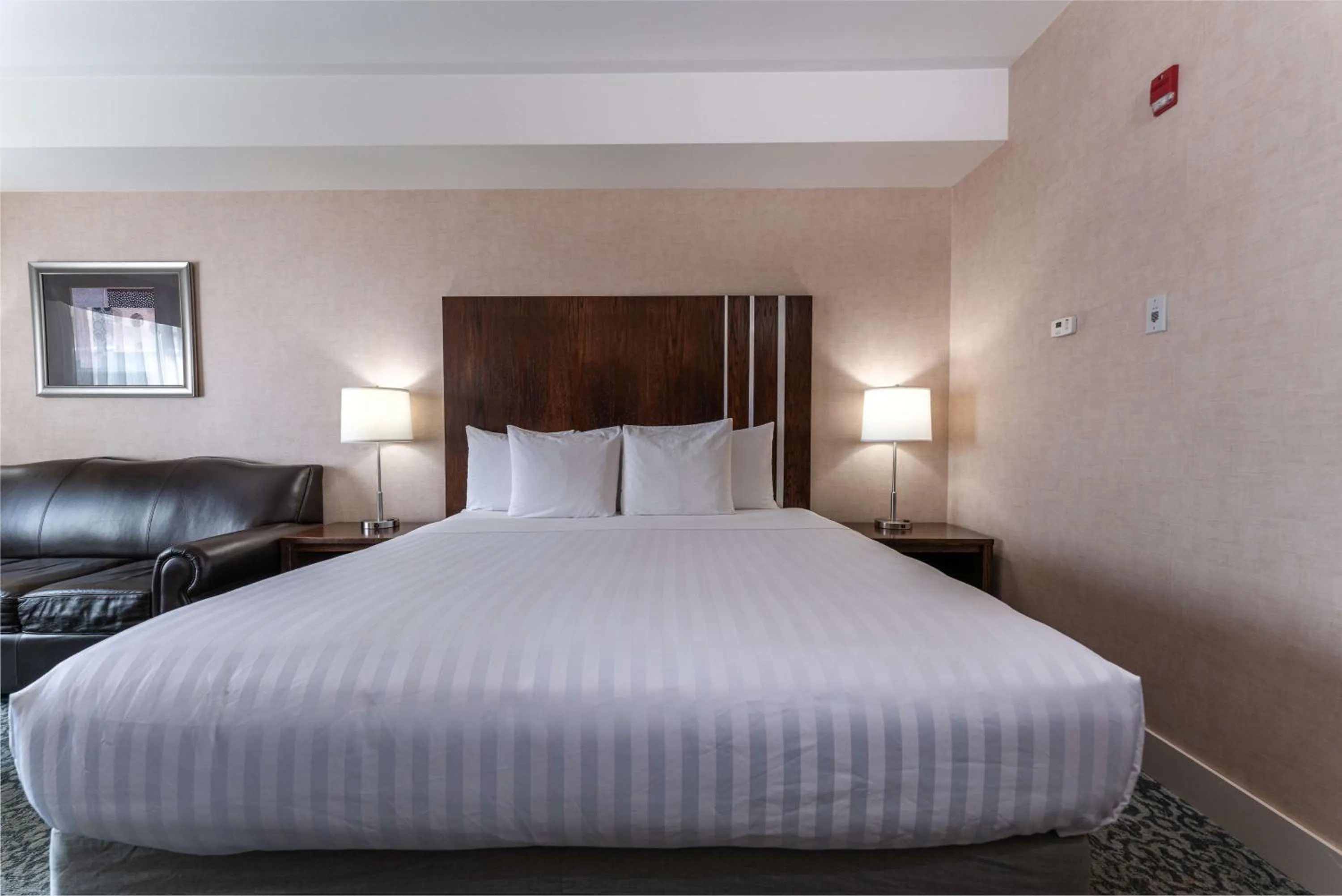 Bedroom, Bed in Prestige Cranbrook Hotel, BW Premier Collection