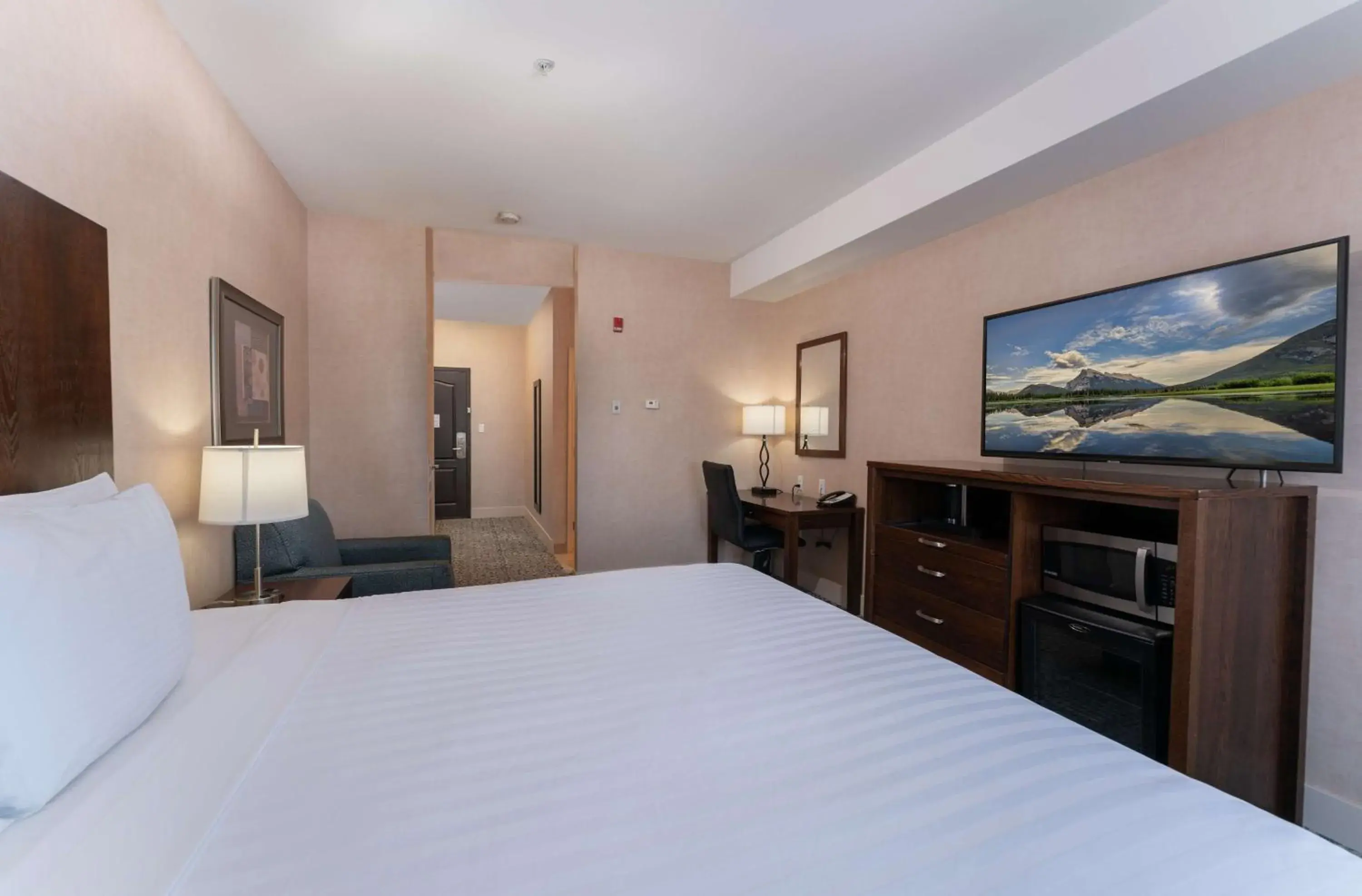 One-Bedroom Executive King Suite with Sofa Bed and Full Kitchen - Non-Smoking in Prestige Cranbrook Hotel, BW Premier Collection One-Bedroom Executive King Suite with Sofa Bed and Full Kitchen - Non-Smoking in Prestige Cranbrook Hotel, BW Premier Collection