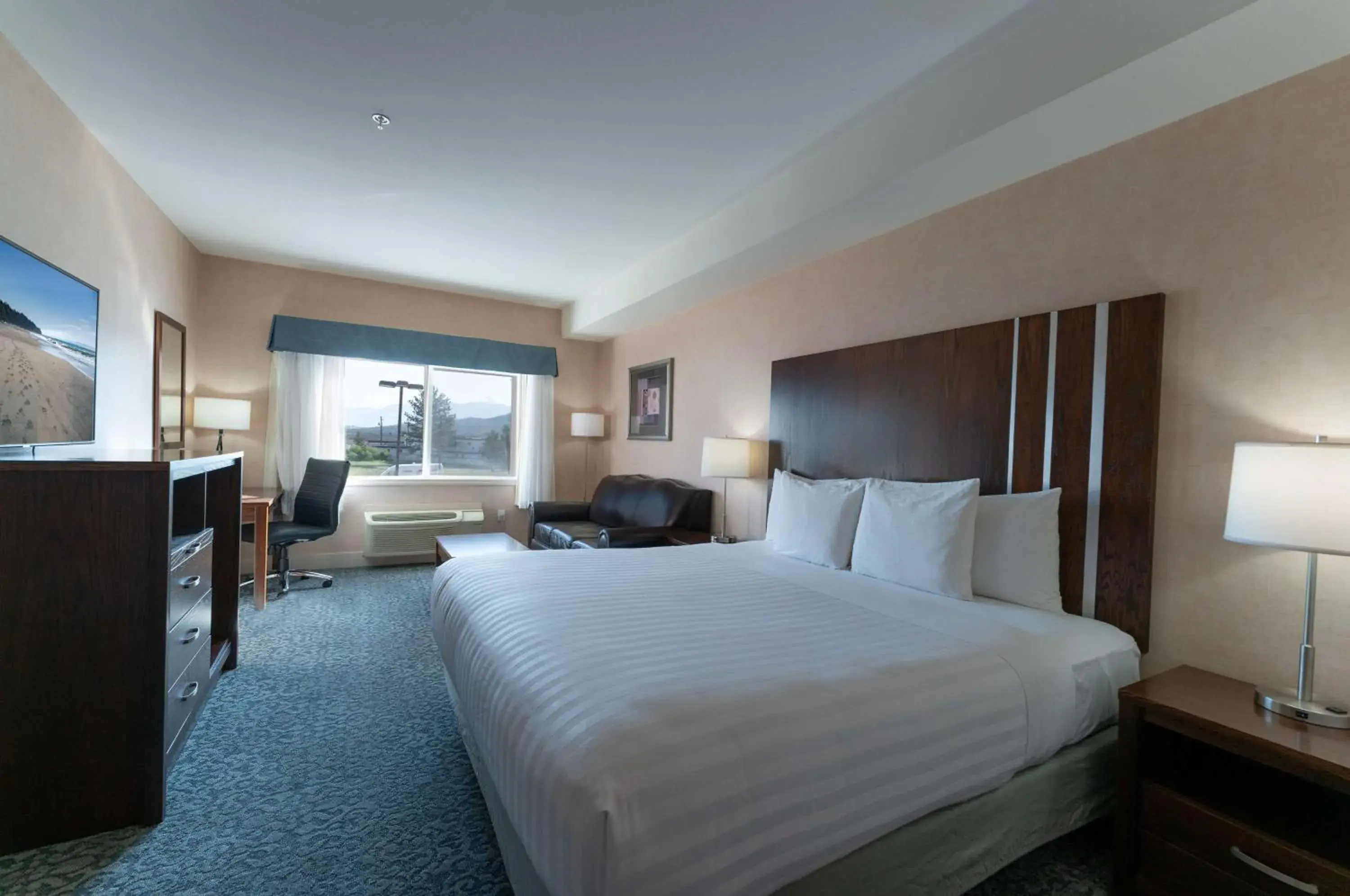 King Room in Prestige Cranbrook Hotel, BW Premier Collection King Room in Prestige Cranbrook Hotel, BW Premier Collection