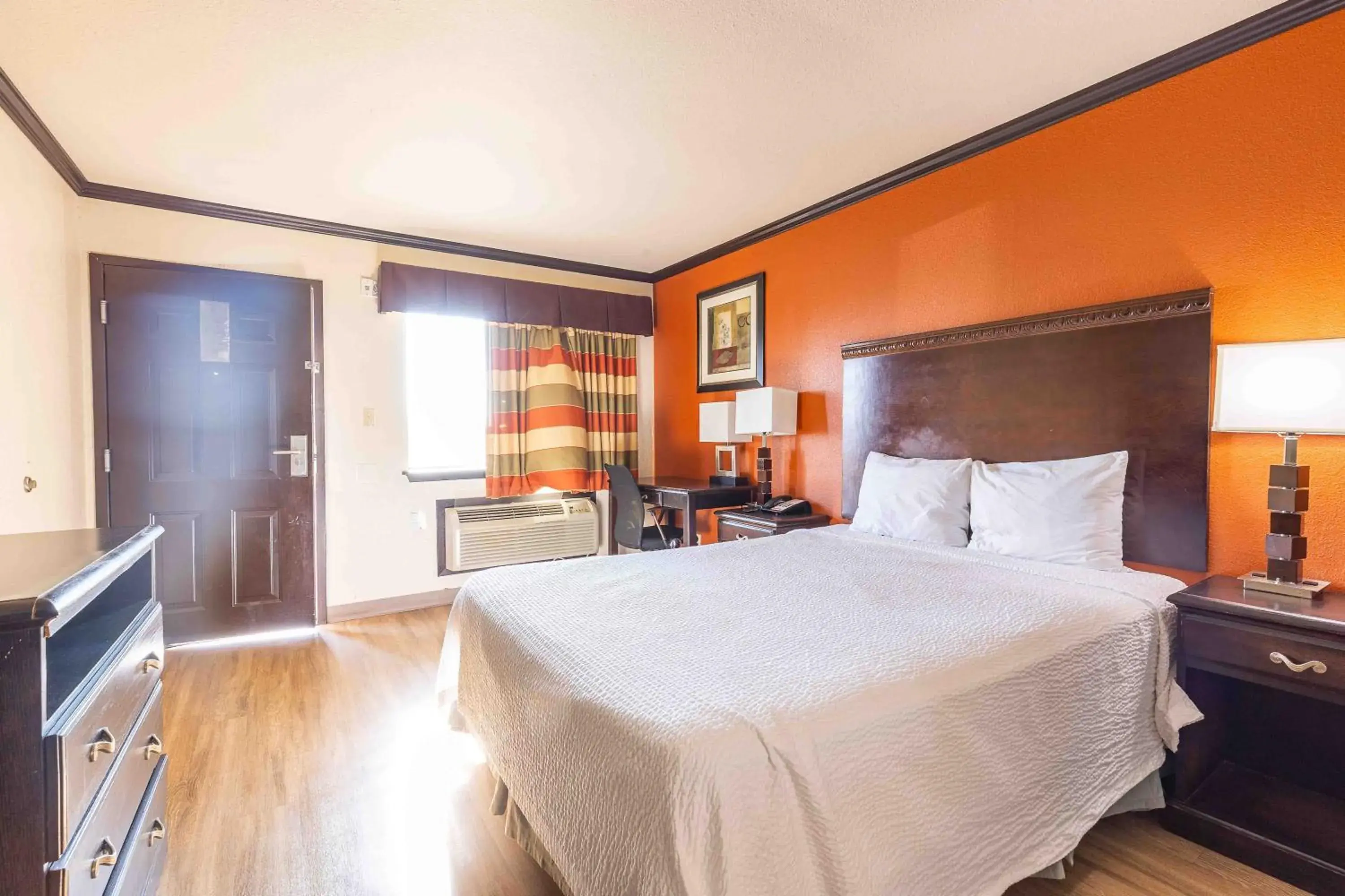 Bed in Days Inn by Wyndham Oklahoma City/Moore Bed in Days Inn by Wyndham Oklahoma City/Moore