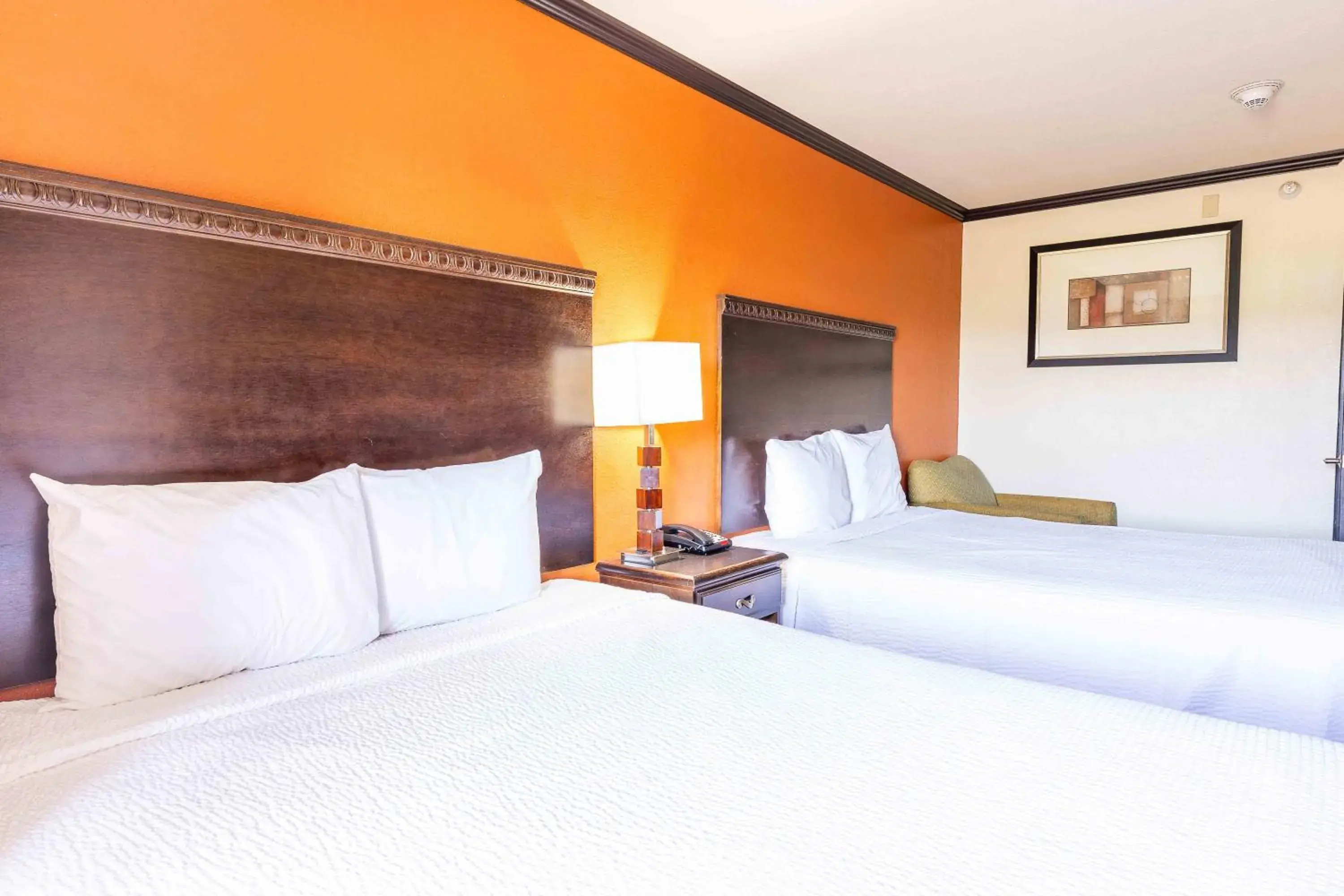 Bed in Days Inn by Wyndham Oklahoma City/Moore Bed in Days Inn by Wyndham Oklahoma City/Moore