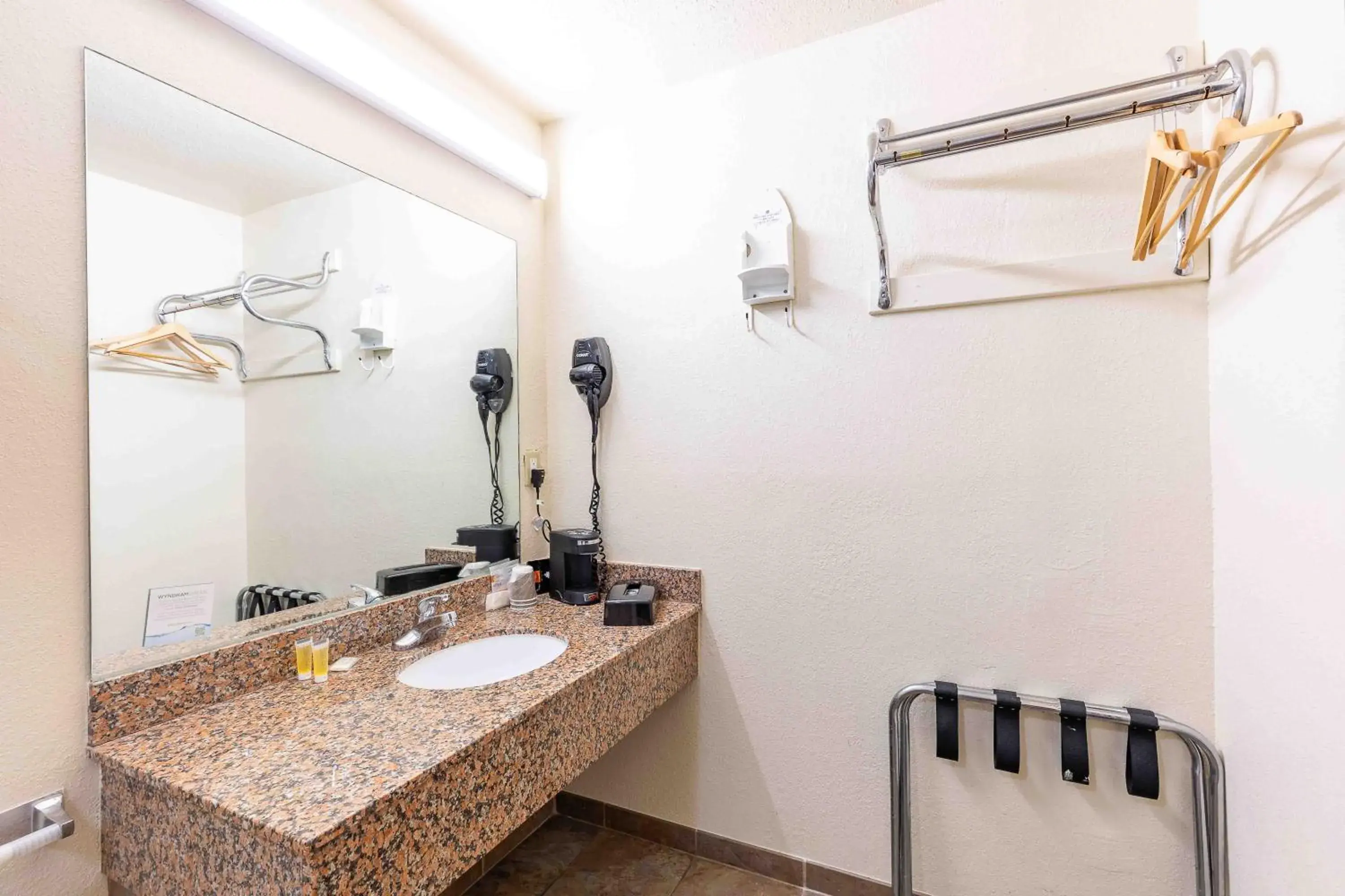 Days Inn by Wyndham Oklahoma City/Moore Days Inn by Wyndham Oklahoma City/Moore