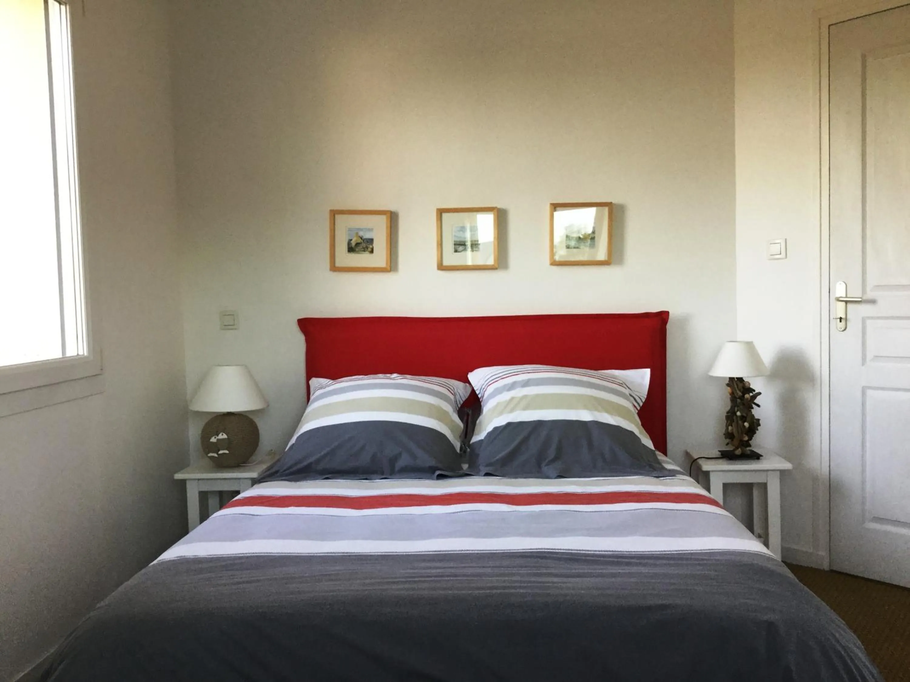 Photo of the whole room in Chambre d'hôtes - La Maison de Jane