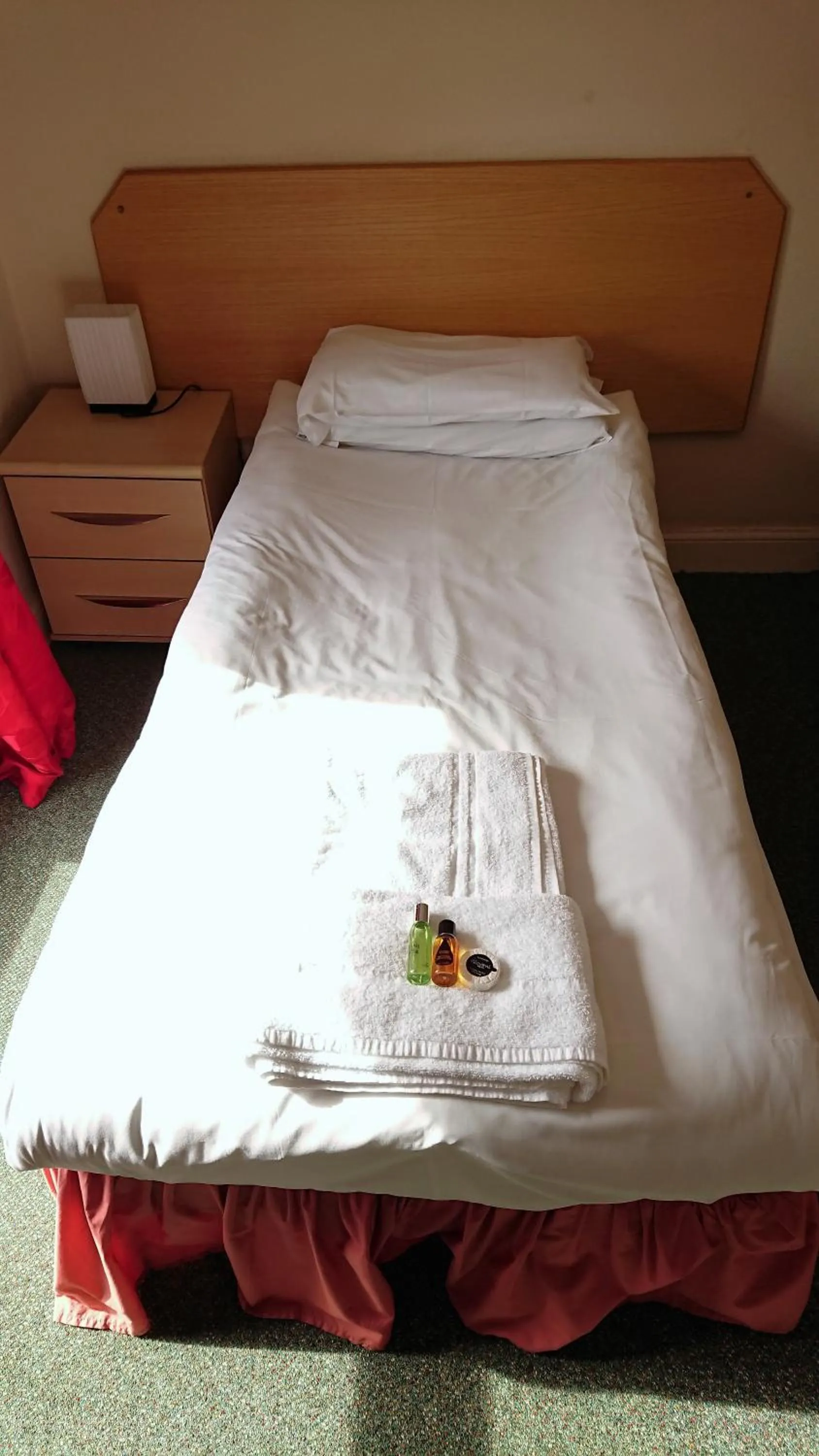 Bed in The Wellington Hotel