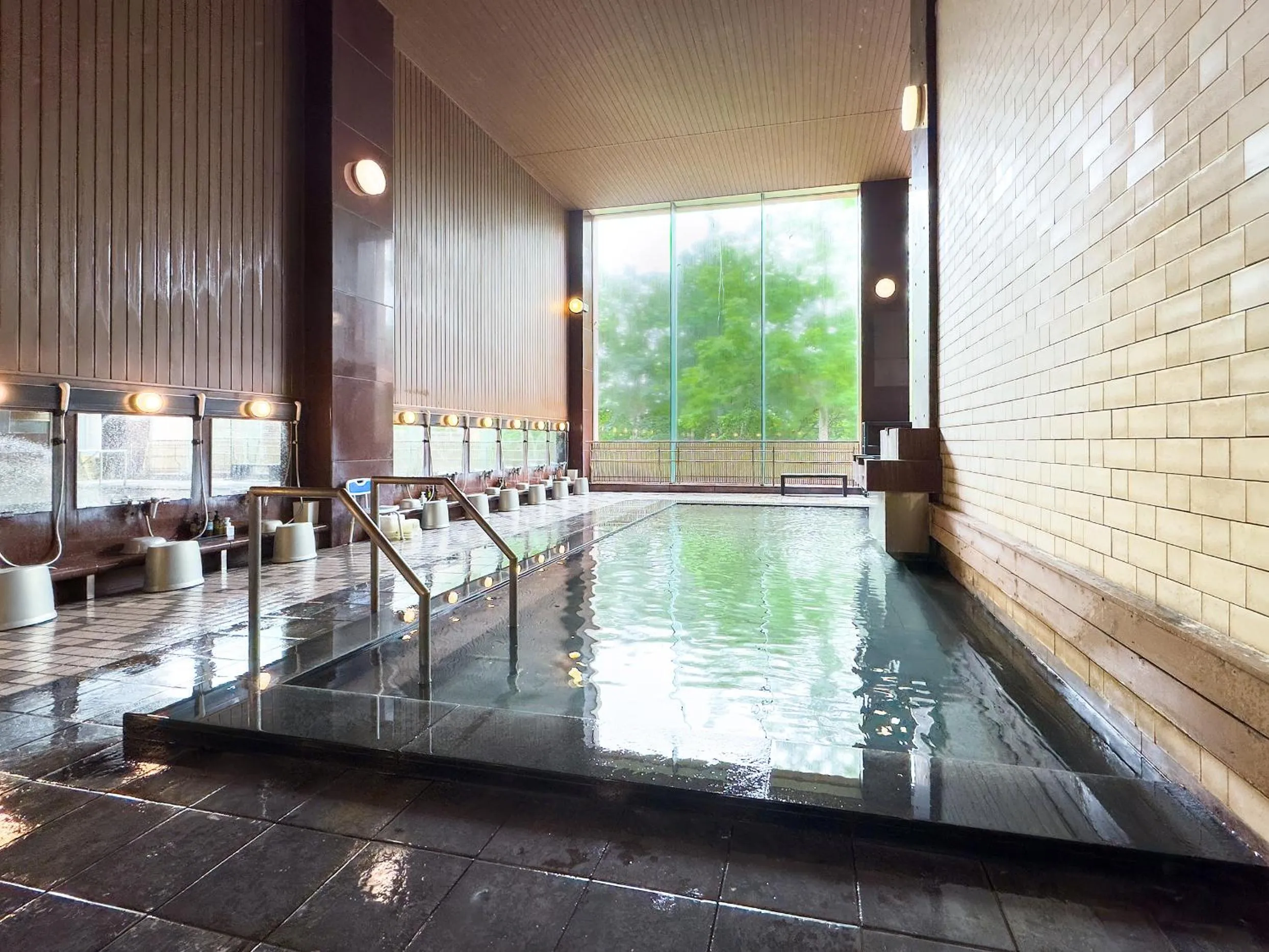 Hot Spring Bath in Hotel Kanronomori