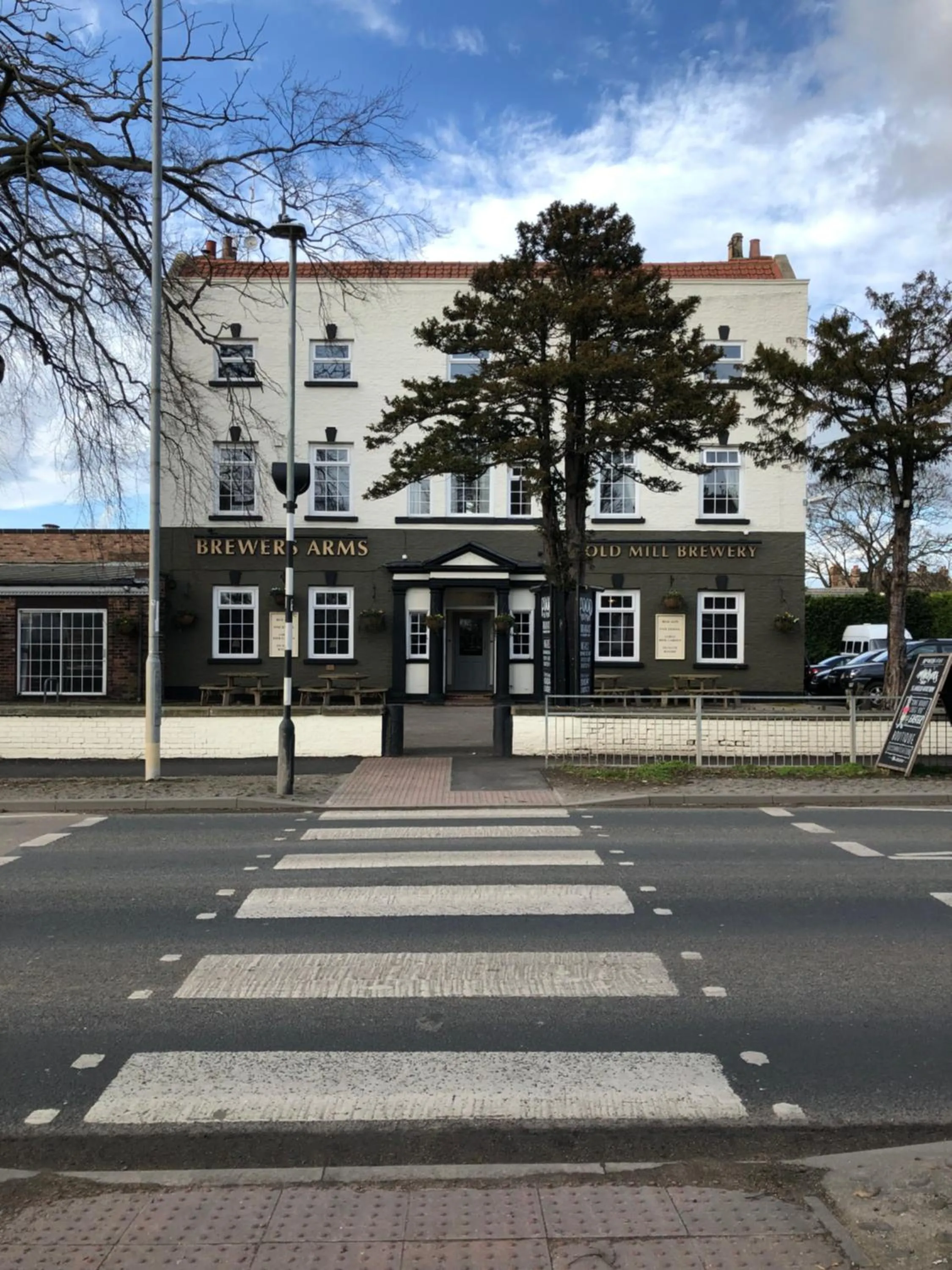 Facade/entrance in The Brewers Arms