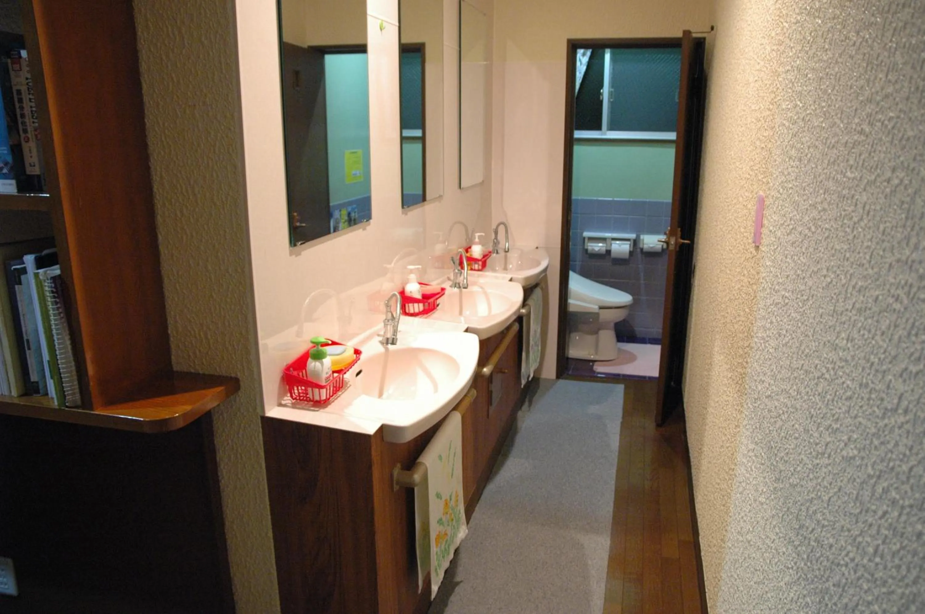 Toilet in Oyama Guesthouse Kyoto