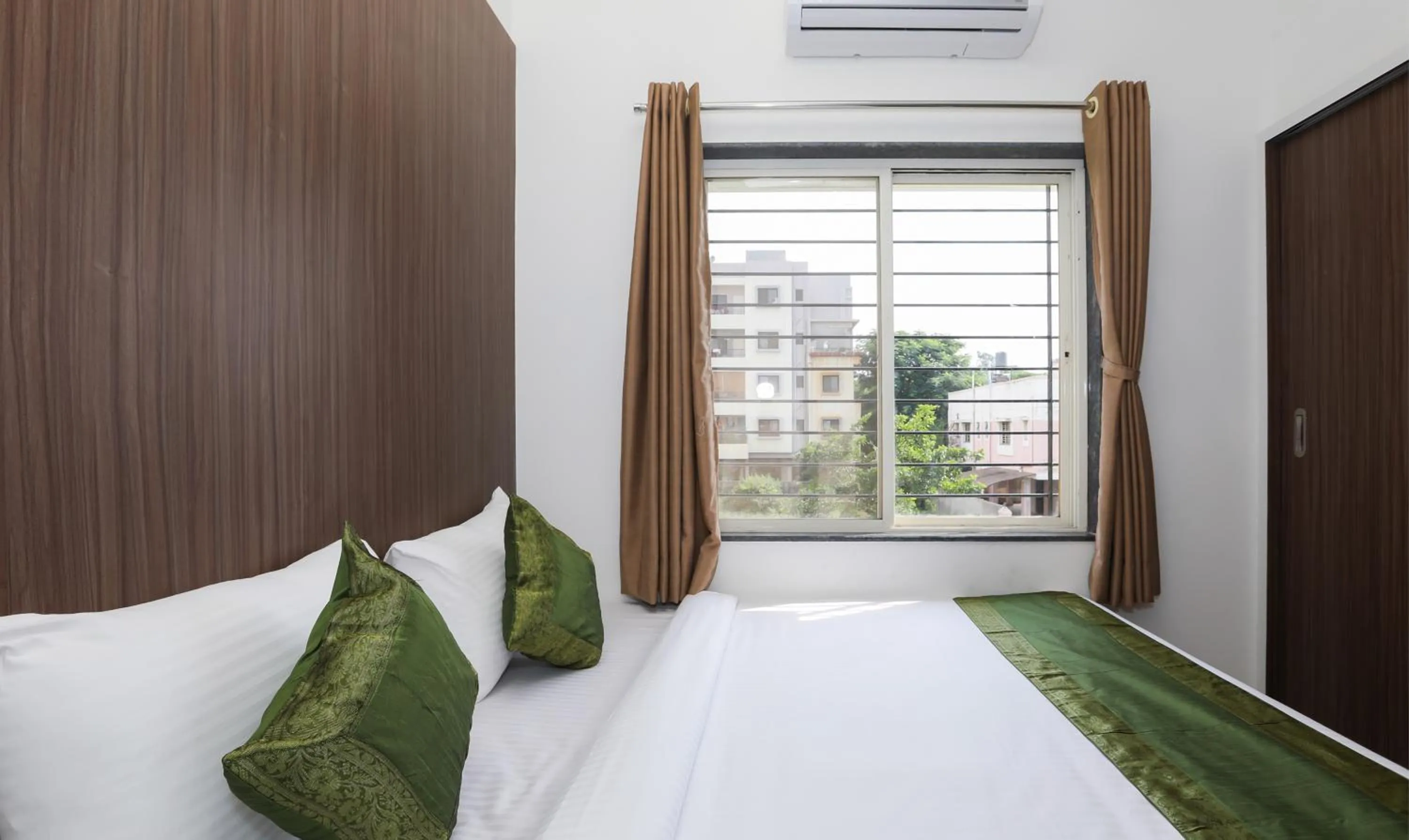 Bedroom, Bed in Treebo Sapphire Studio