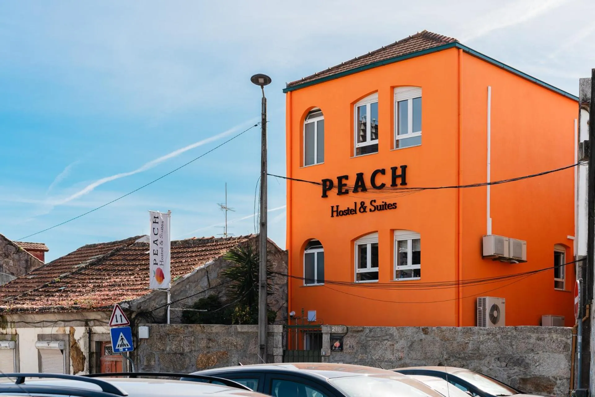 Peach Hostel & Suites