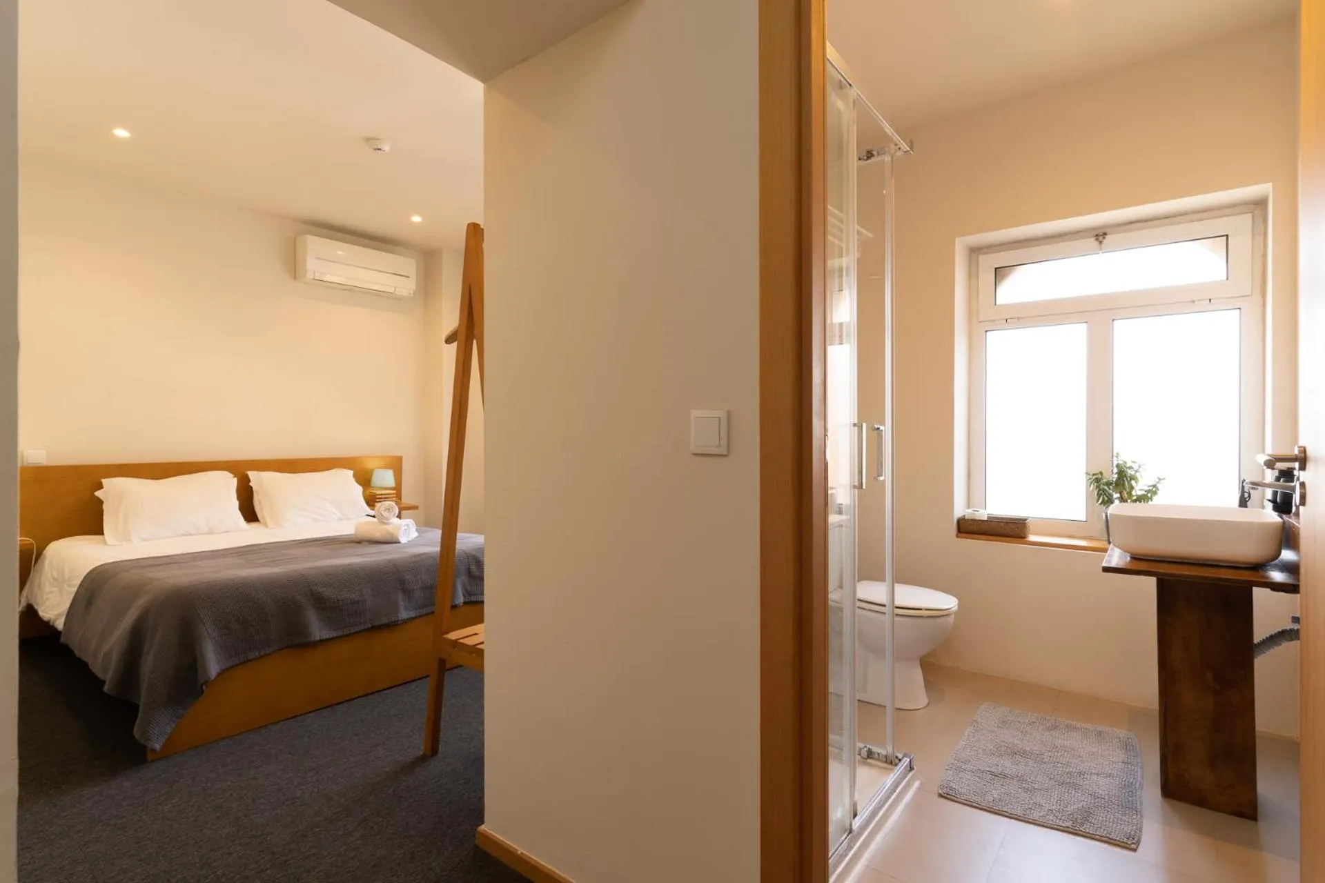 Bed in Peach Hostel & Suites