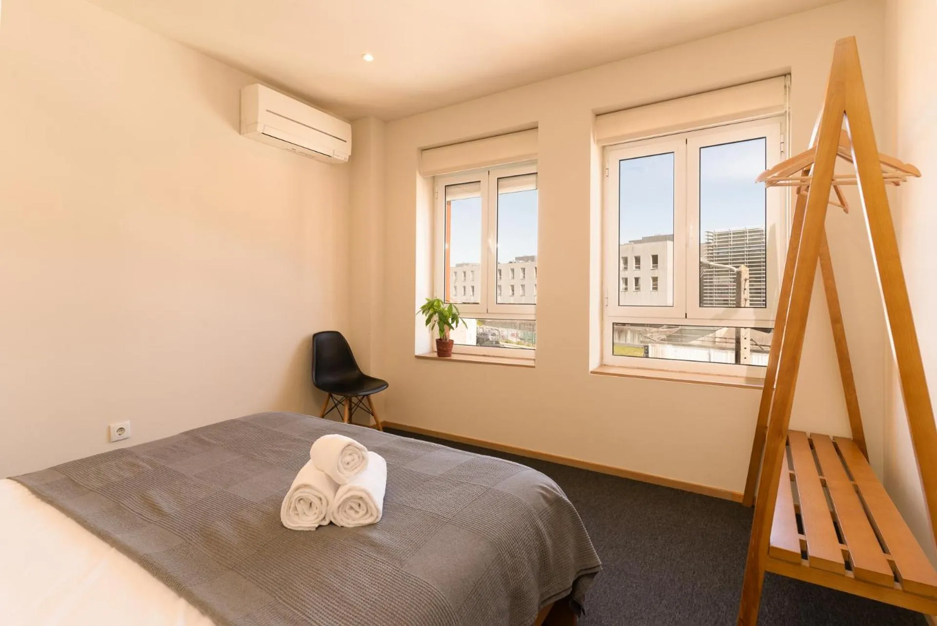 Bed in Peach Hostel & Suites