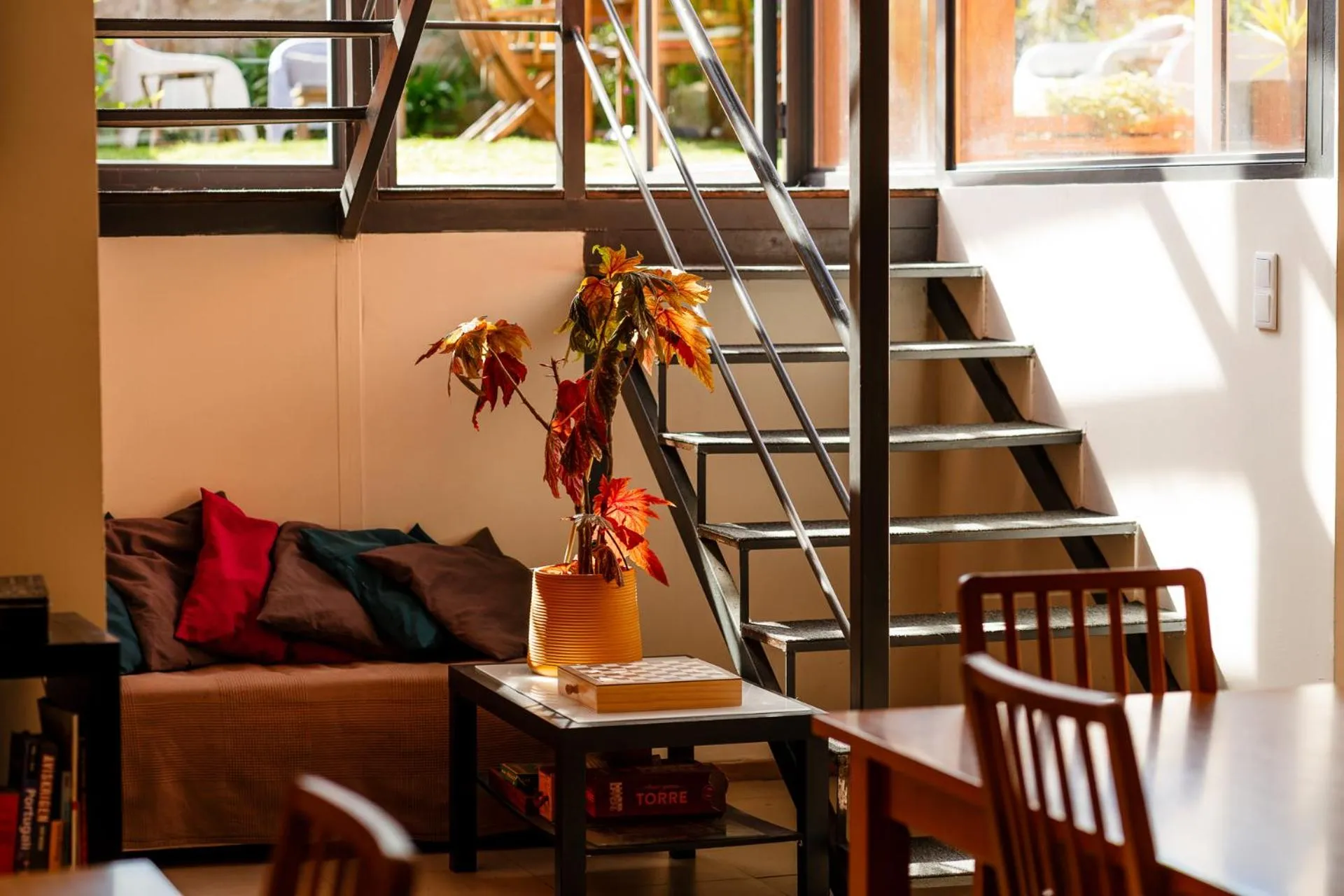Peach Hostel & Suites