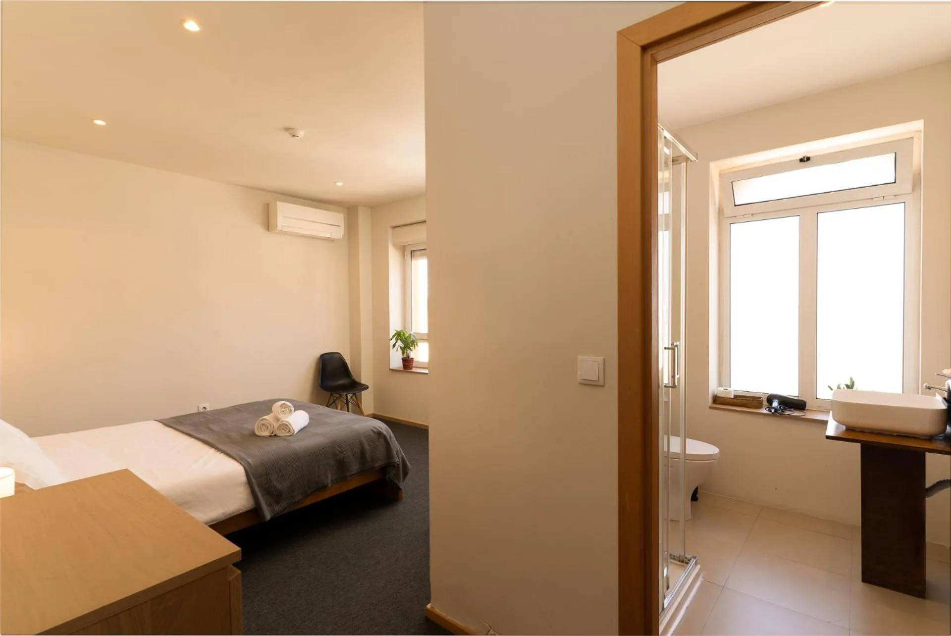 Bed in Peach Hostel & Suites