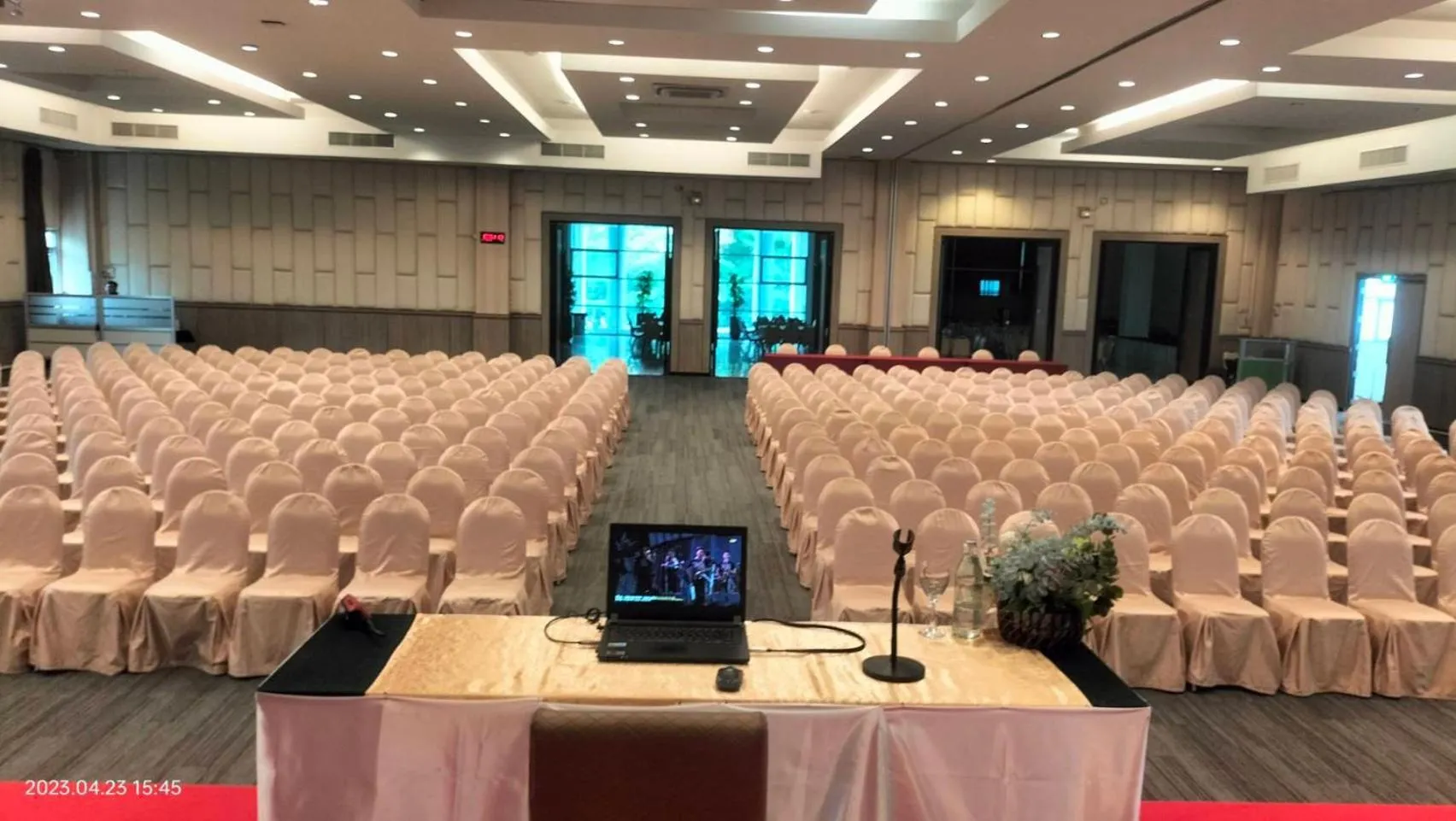 Green Hotel and Resort