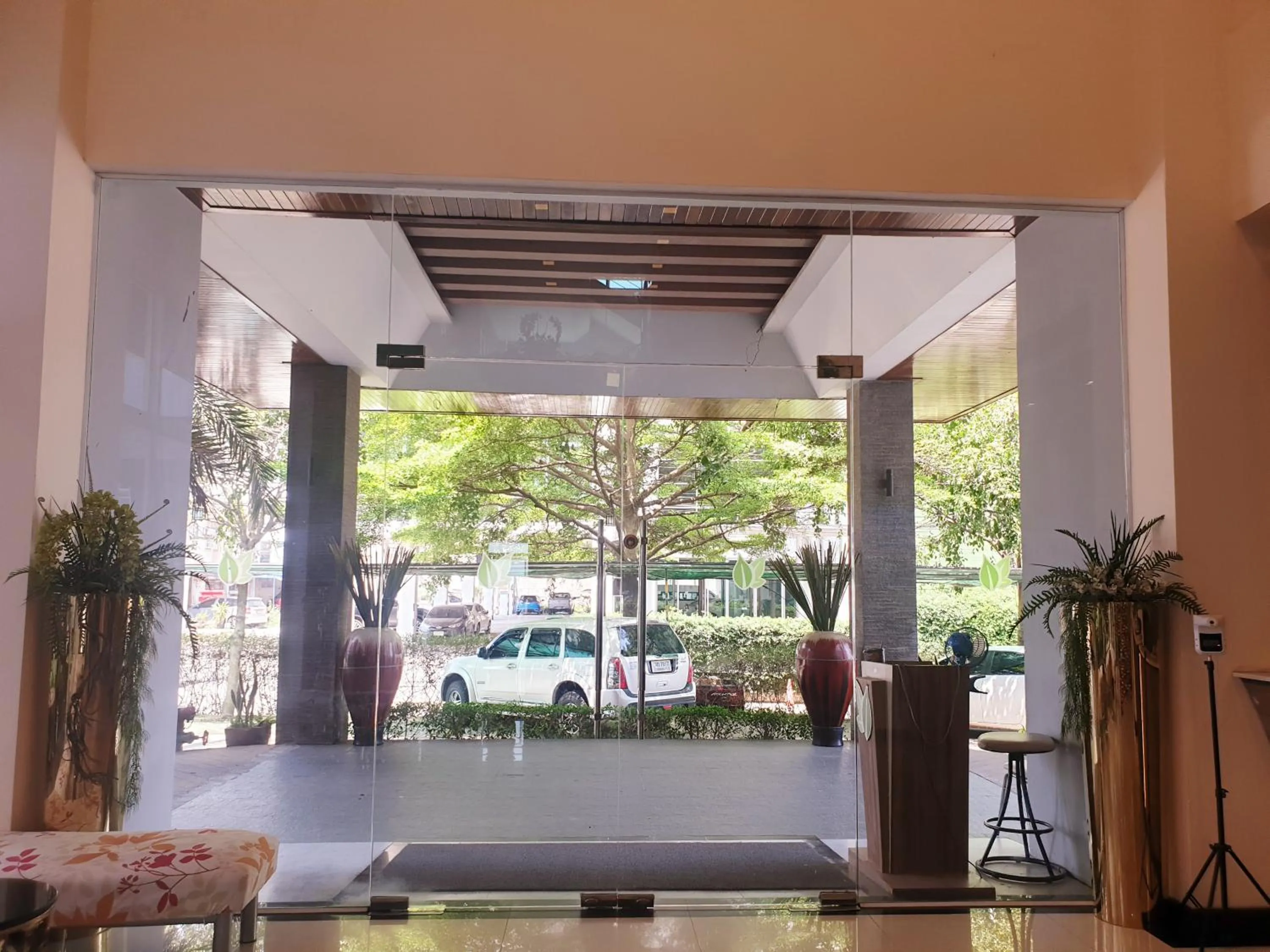 Green Hotel and Resort