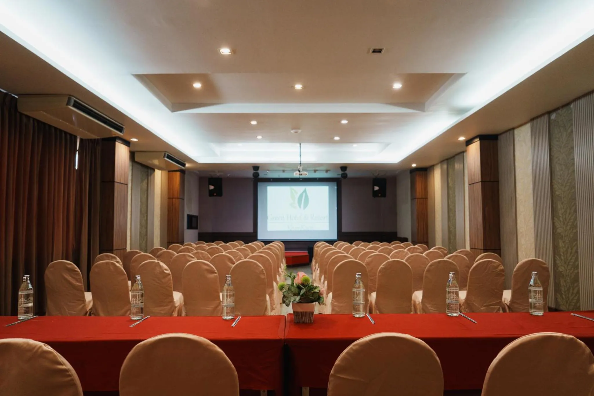 Green Hotel and Resort