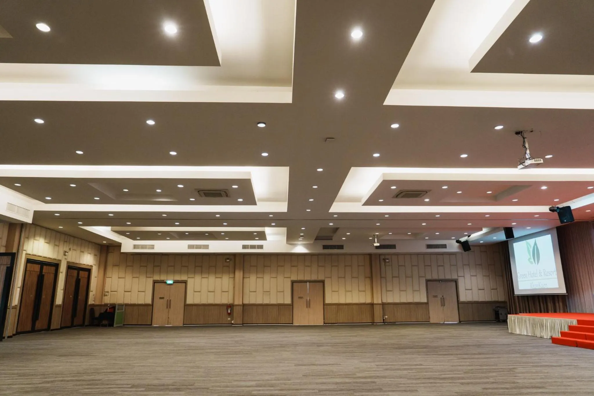 Green Hotel and Resort