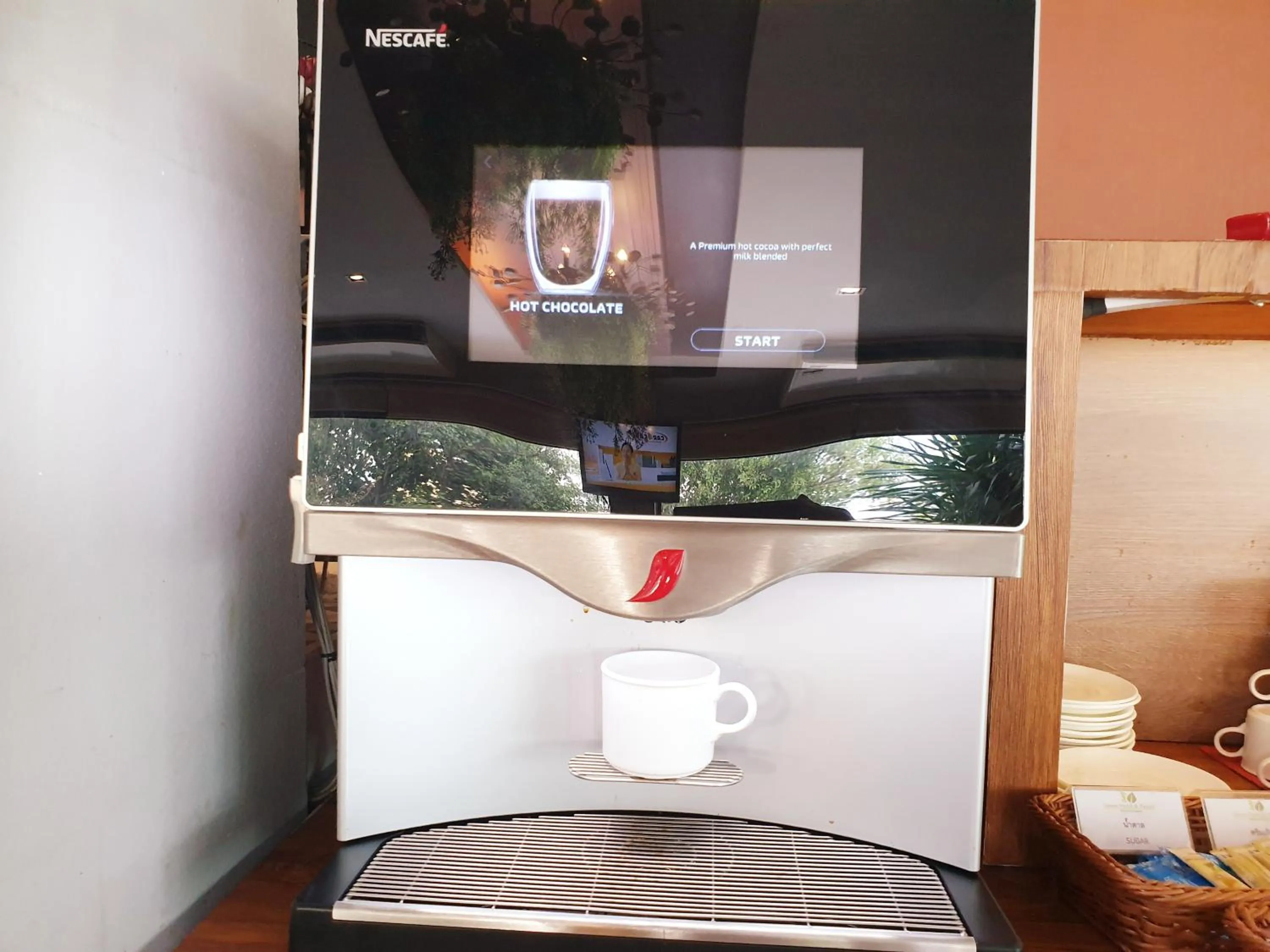 Green Hotel and Resort