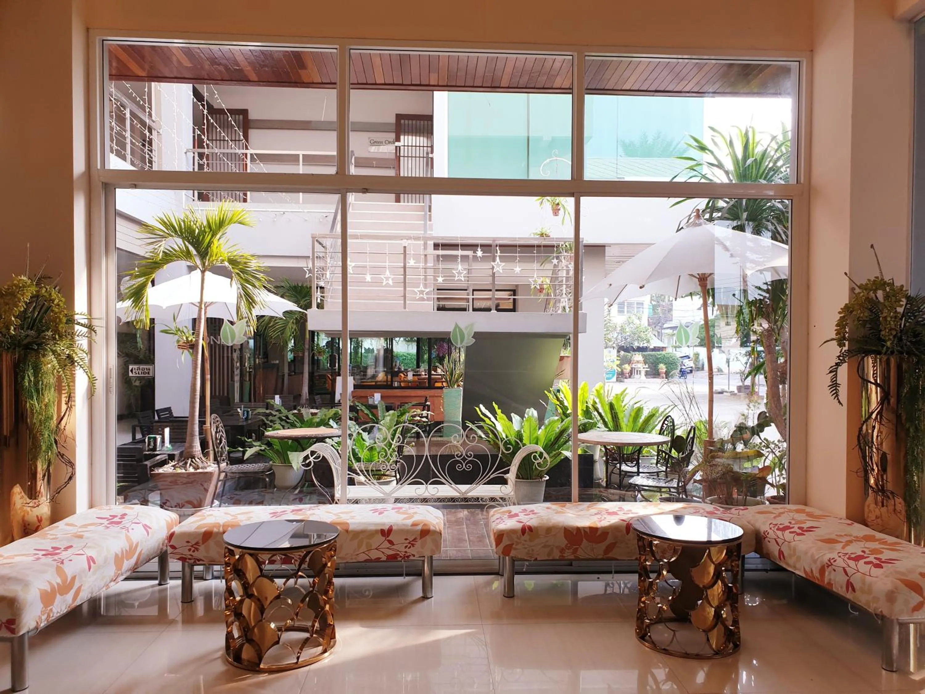 Green Hotel and Resort