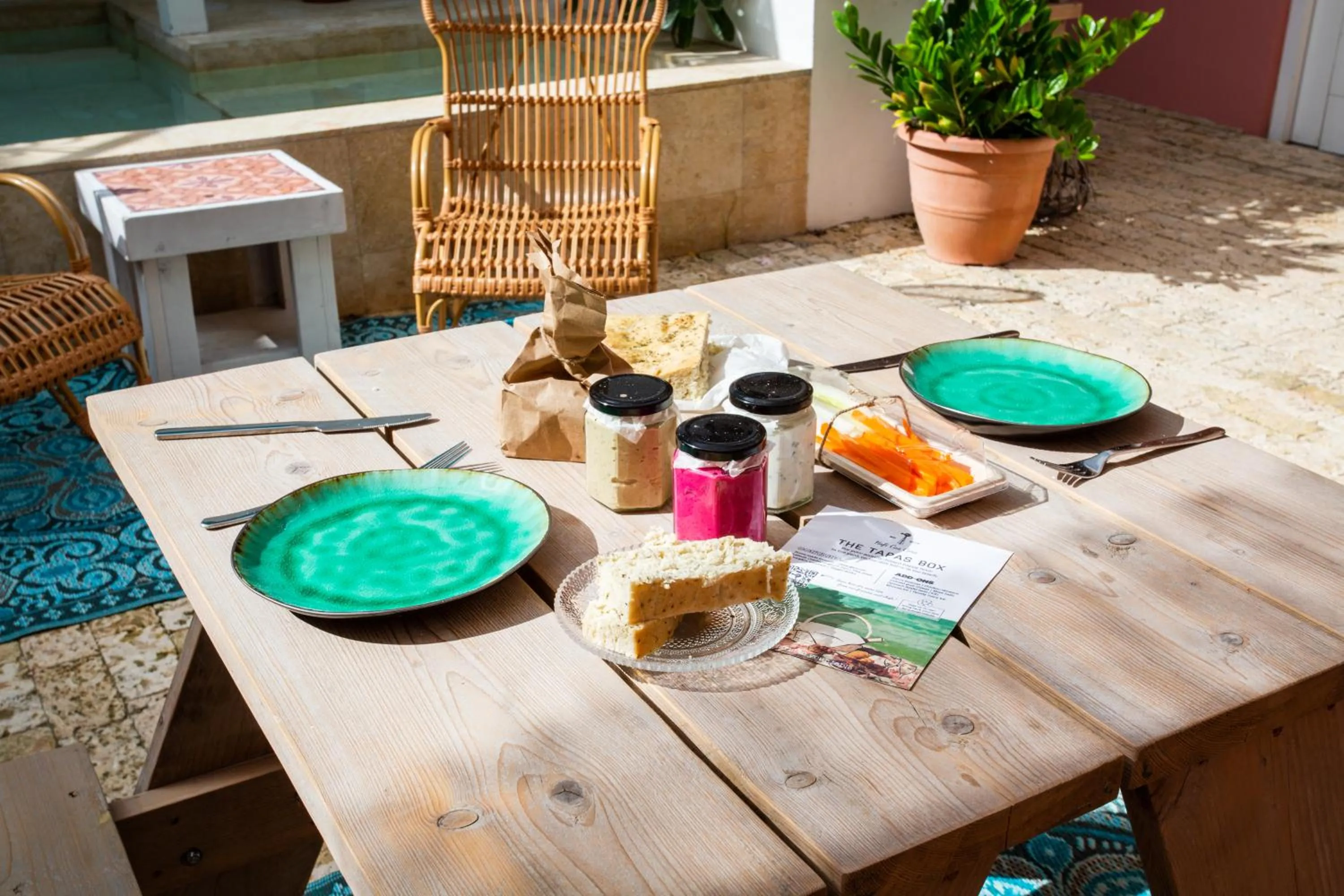 BBQ facilities in BOHO Bohemian Boutique Hotel