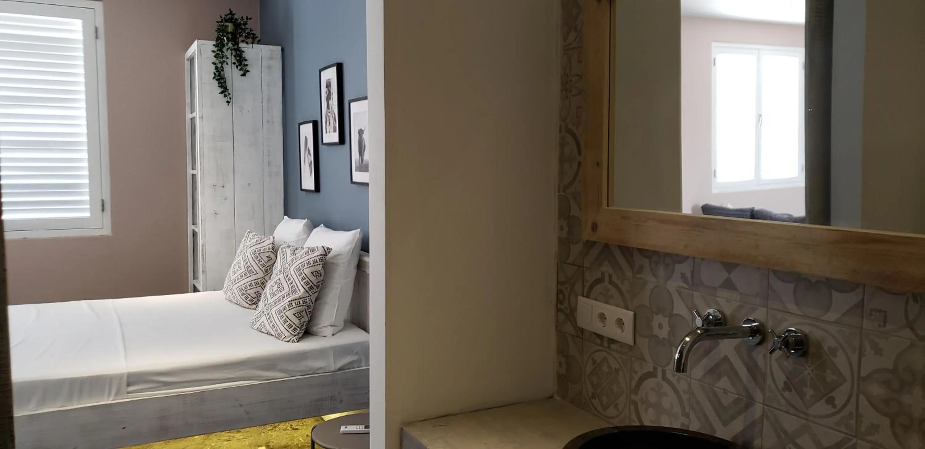 Shower, Bed in BOHO Bohemian Boutique Hotel