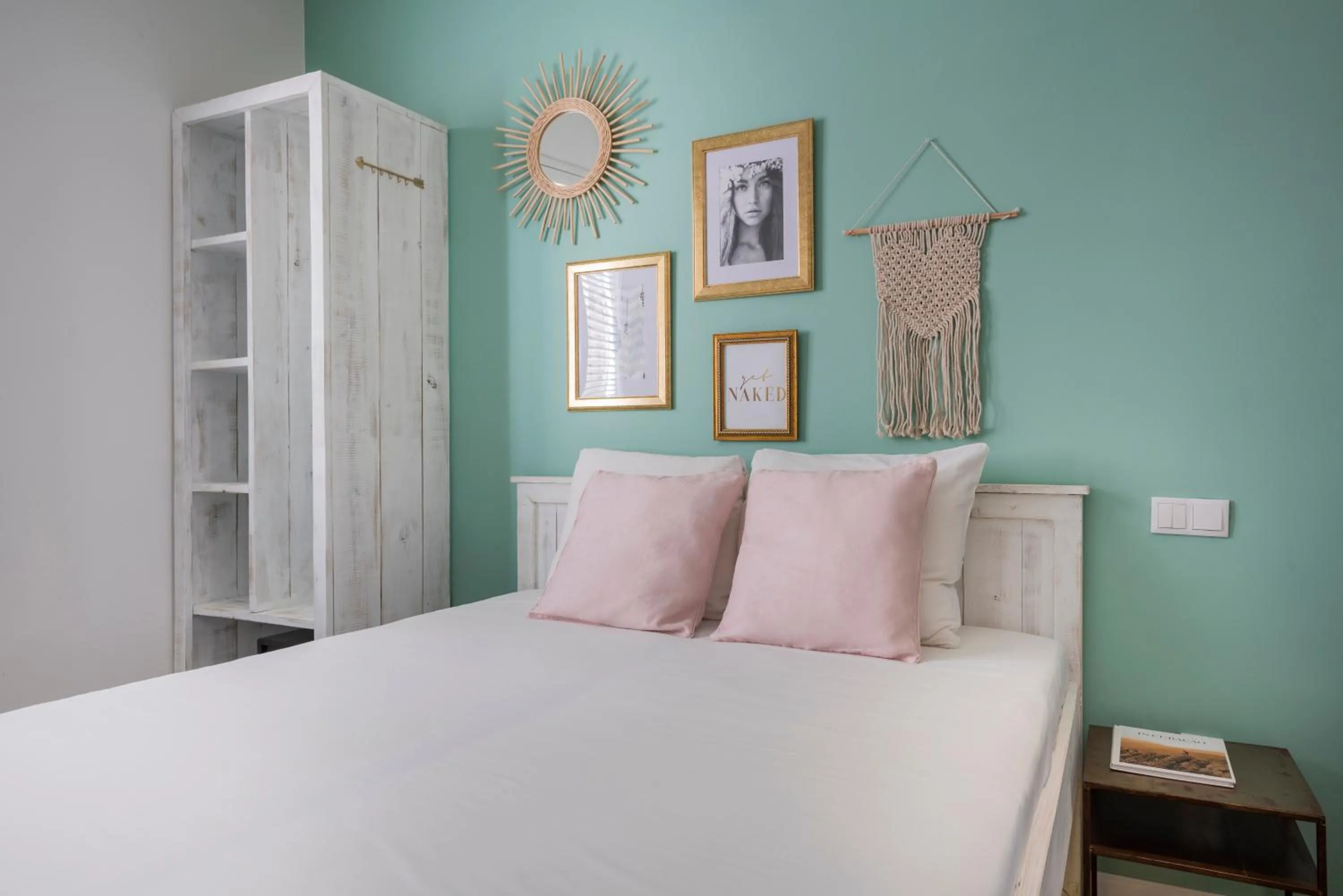 bunk bed, Bed in BOHO Bohemian Boutique Hotel