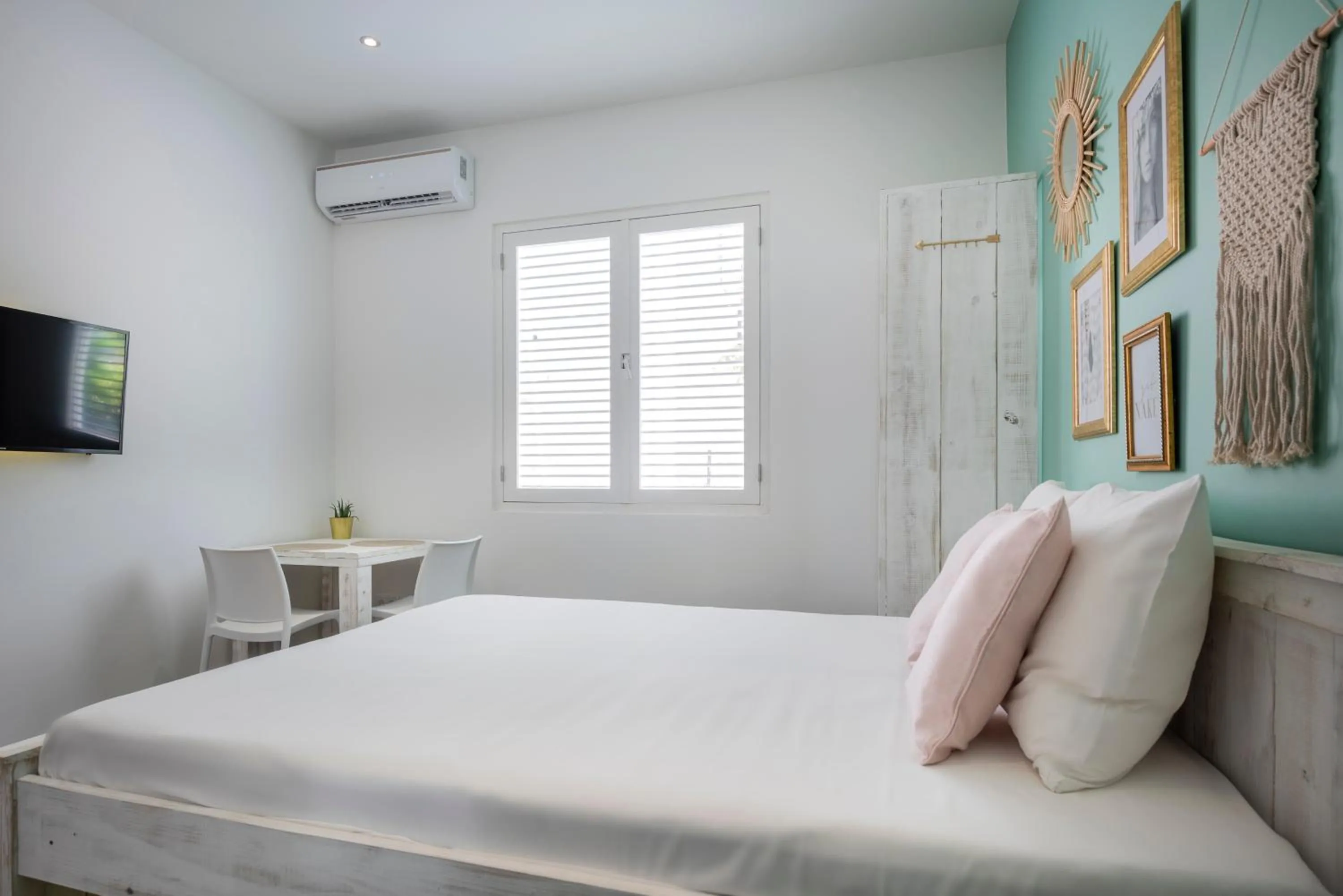 Photo of the whole room, Bed in BOHO Bohemian Boutique Hotel