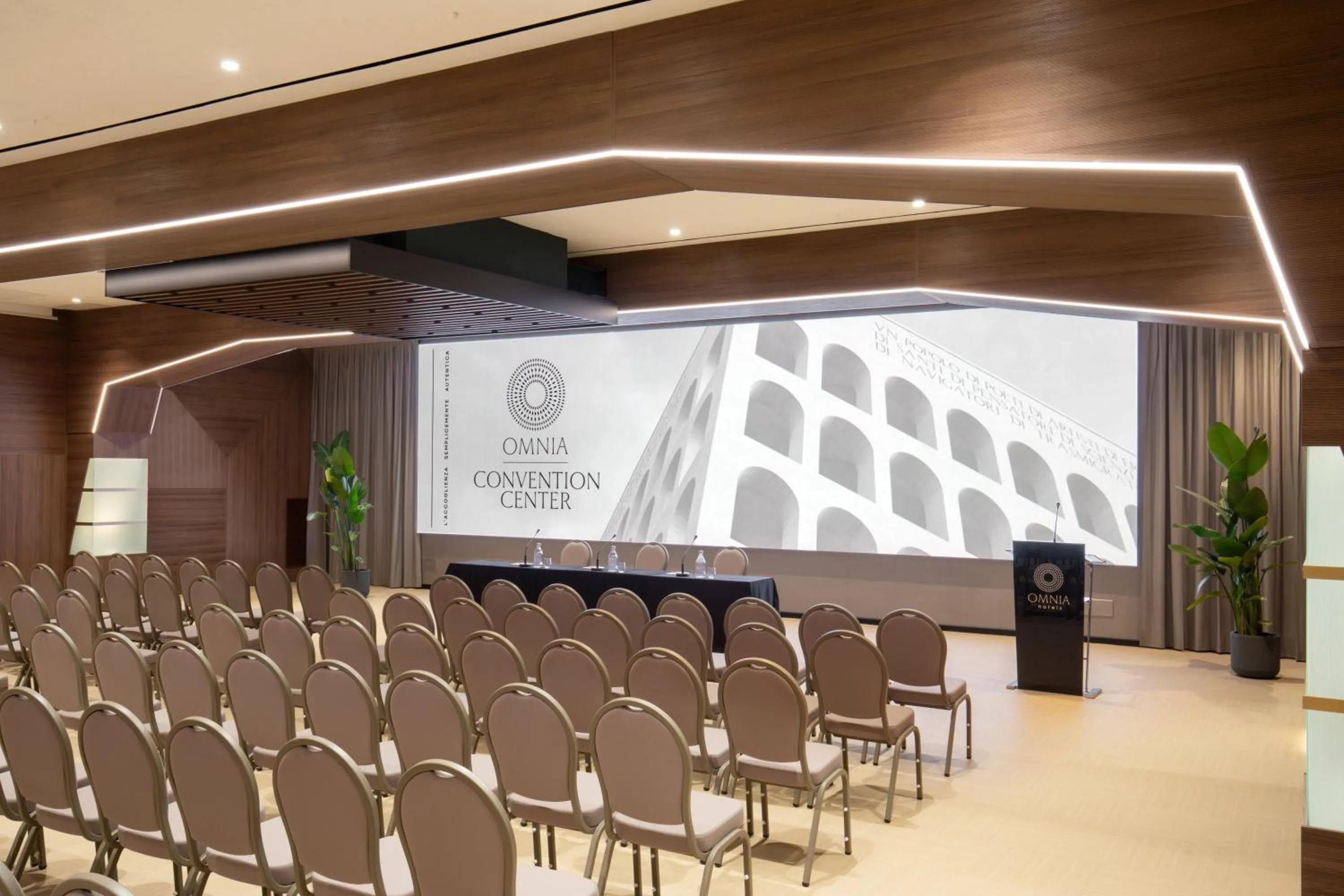Seating area in Hotel Shangri-La Roma by OMNIA hotels